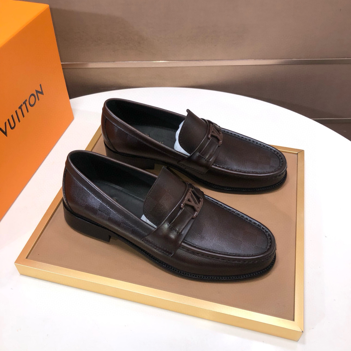 LOUIS VUITTON 루이비통 남성 소가죽 페니 로퍼 2