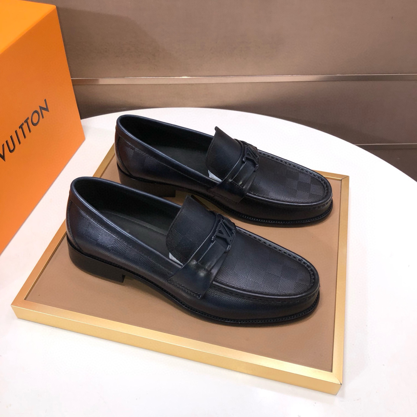 LOUIS VUITTON 루이비통 남성 소가죽 페니 로퍼 2