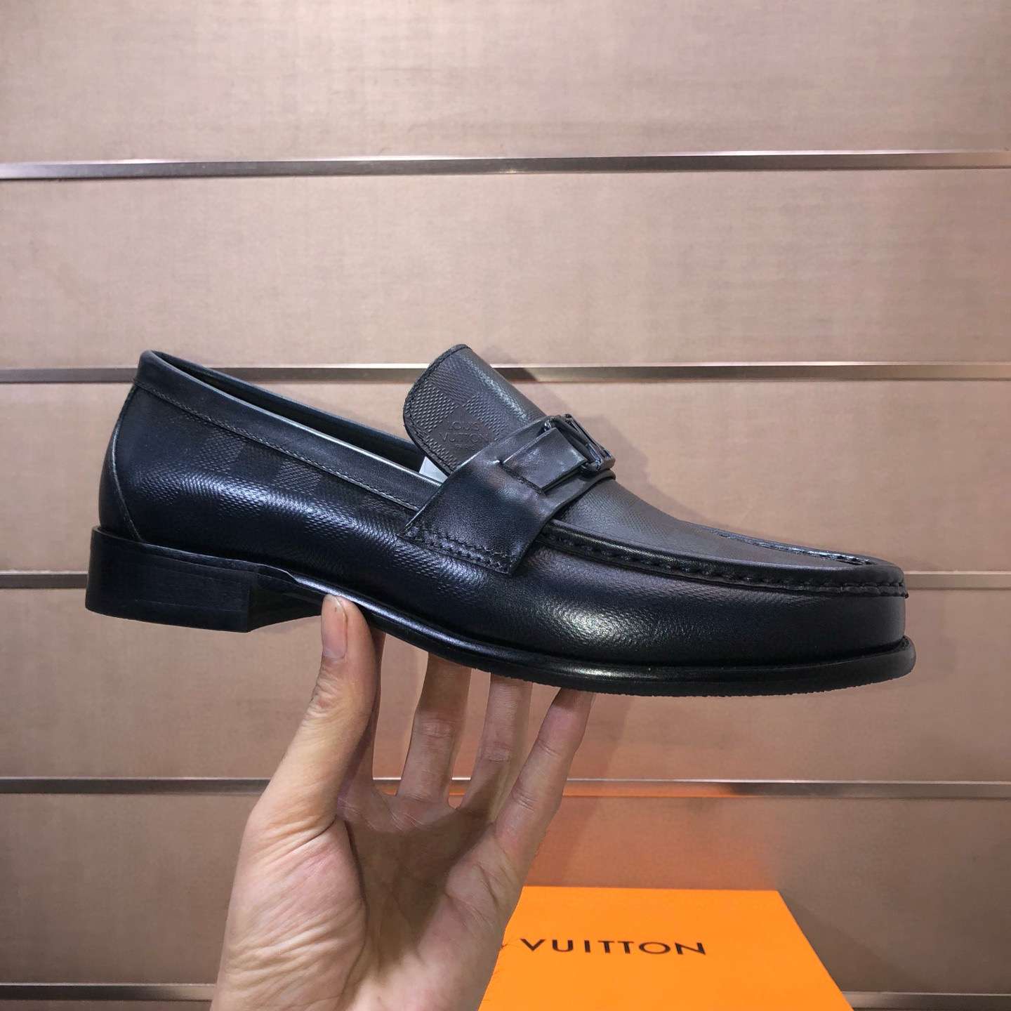 LOUIS VUITTON 루이비통 남성 소가죽 페니 로퍼 4