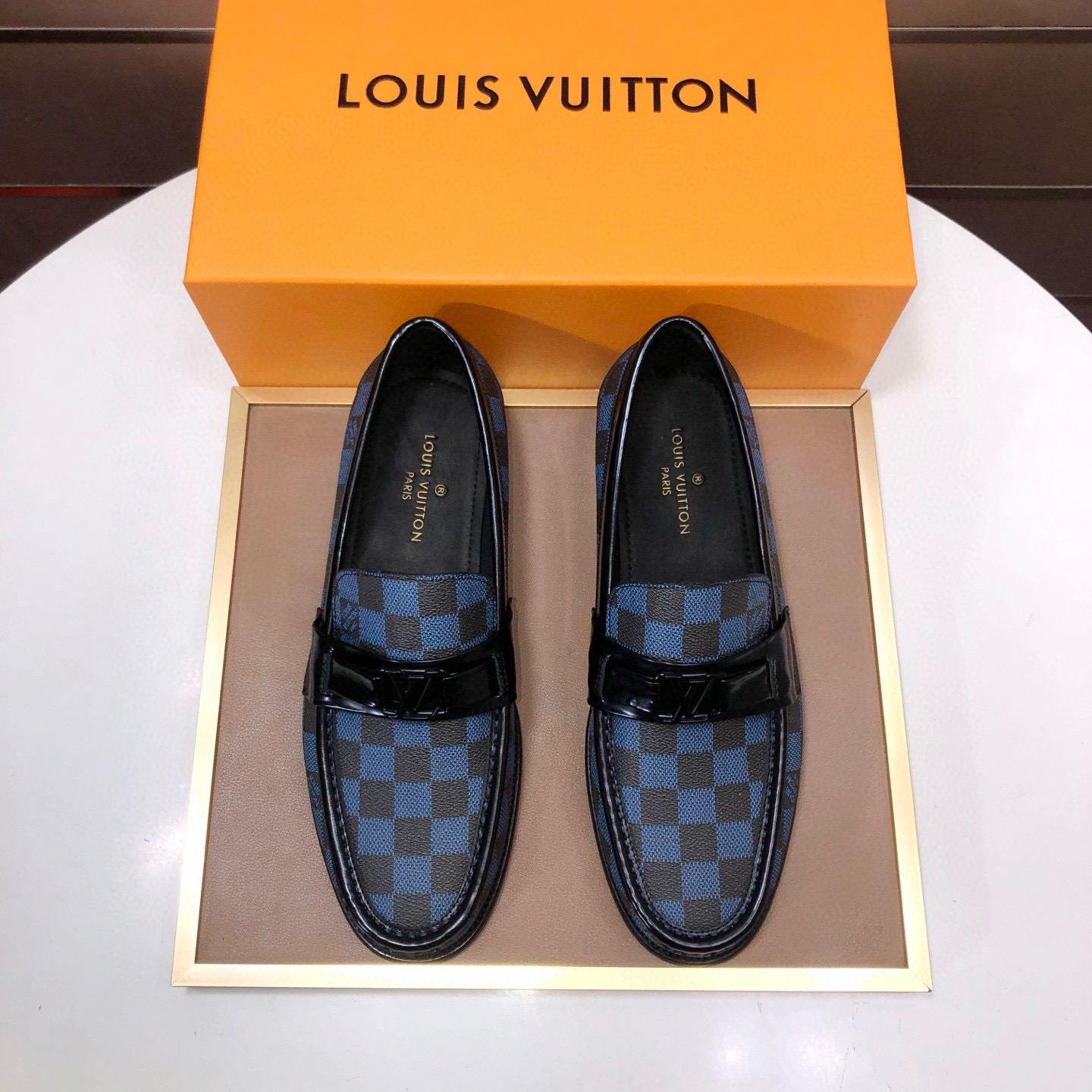 LOUIS VUITTON 루이비통 남성 소가죽 페니 로퍼 1