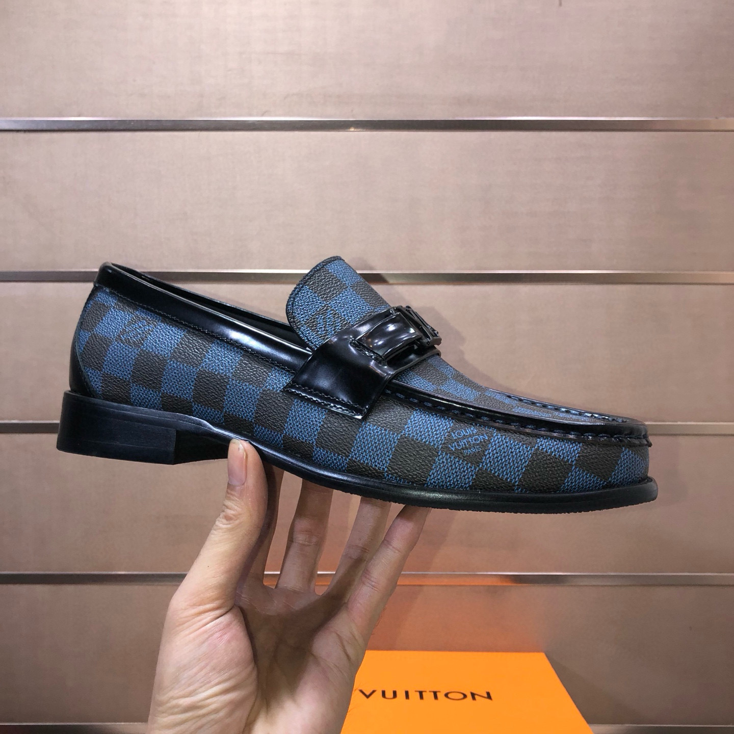 LOUIS VUITTON 루이비통 남성 소가죽 페니 로퍼 4