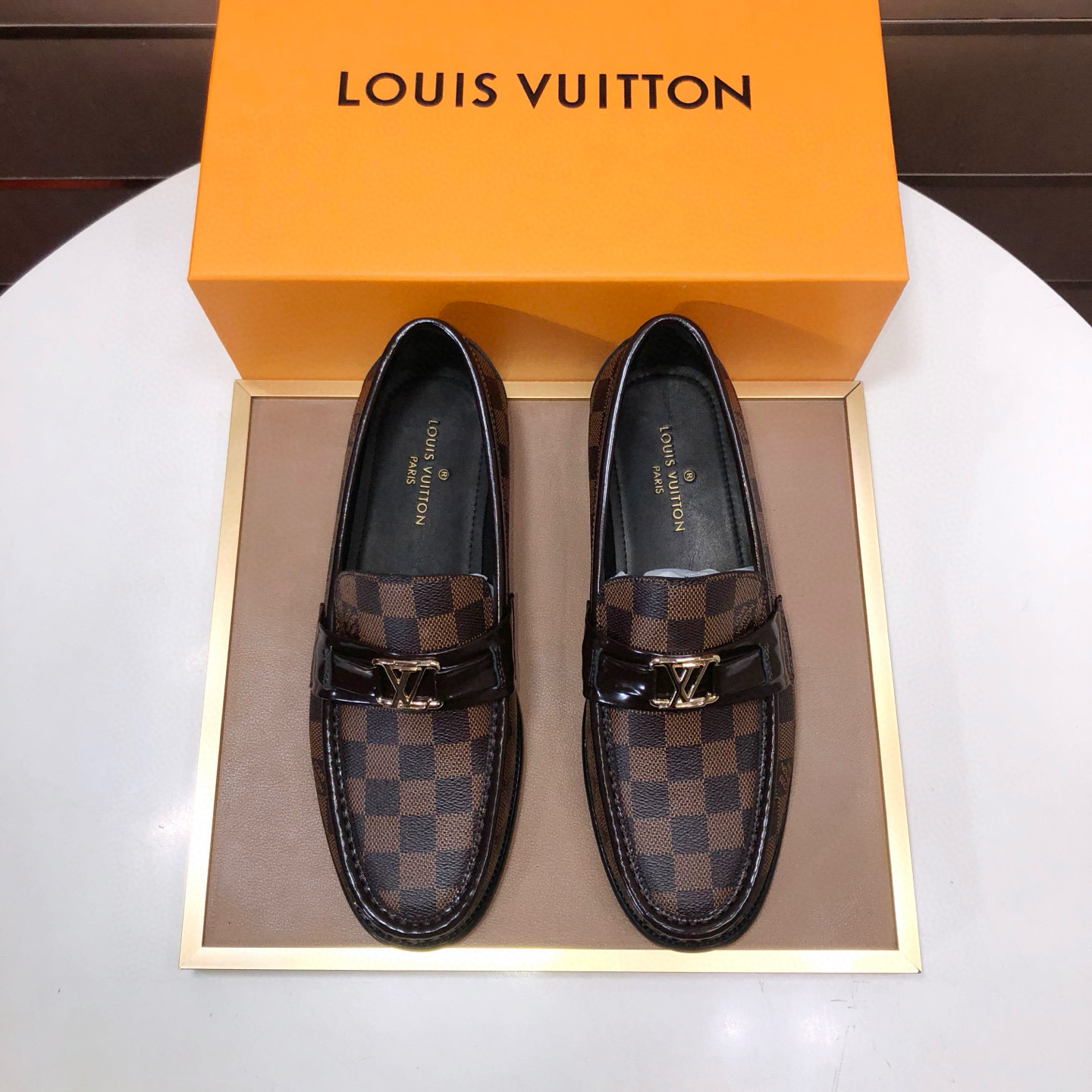 LOUIS VUITTON 루이비통 남성 소가죽 페니 로퍼 1