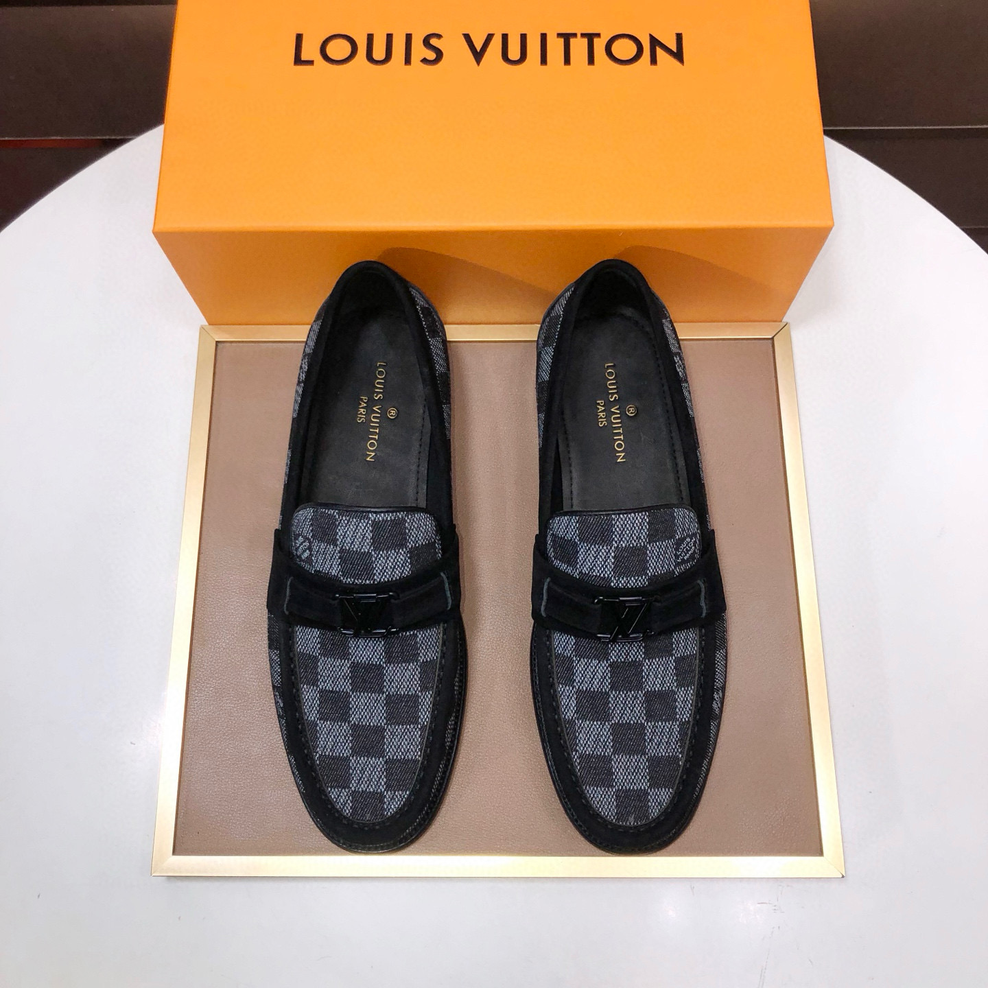 LOUIS VUITTON 루이비통 남성 소가죽 페니 로퍼 1