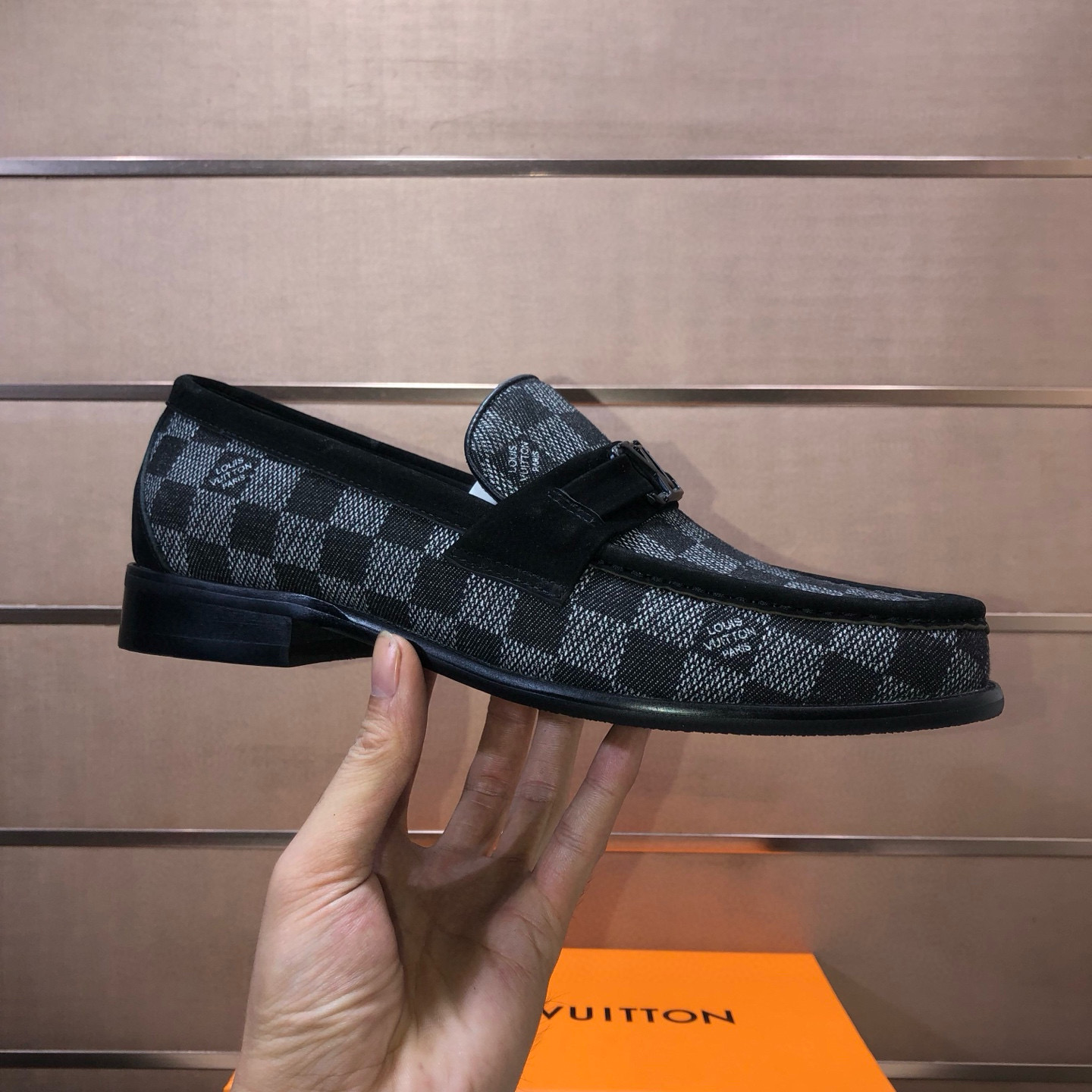 LOUIS VUITTON 루이비통 남성 소가죽 페니 로퍼 4