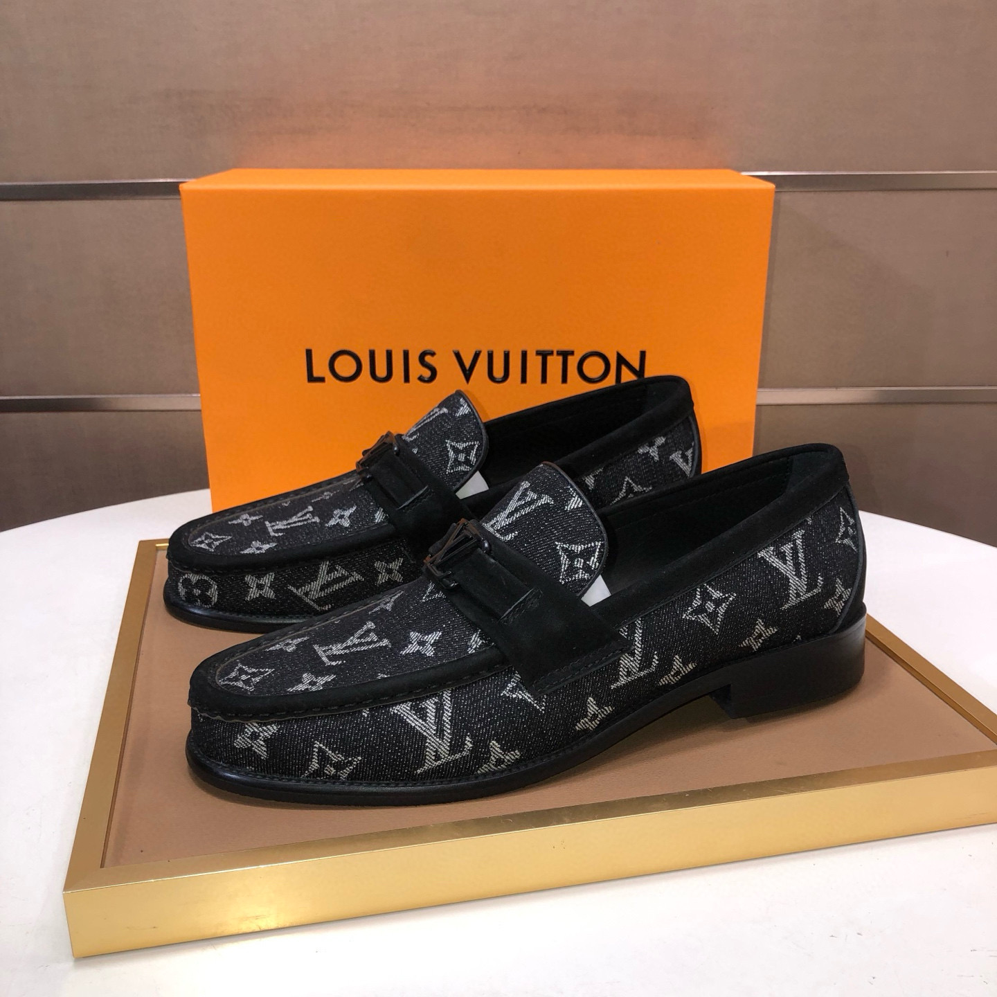 LOUIS VUITTON 루이비통 남성 소가죽 페니 로퍼 3