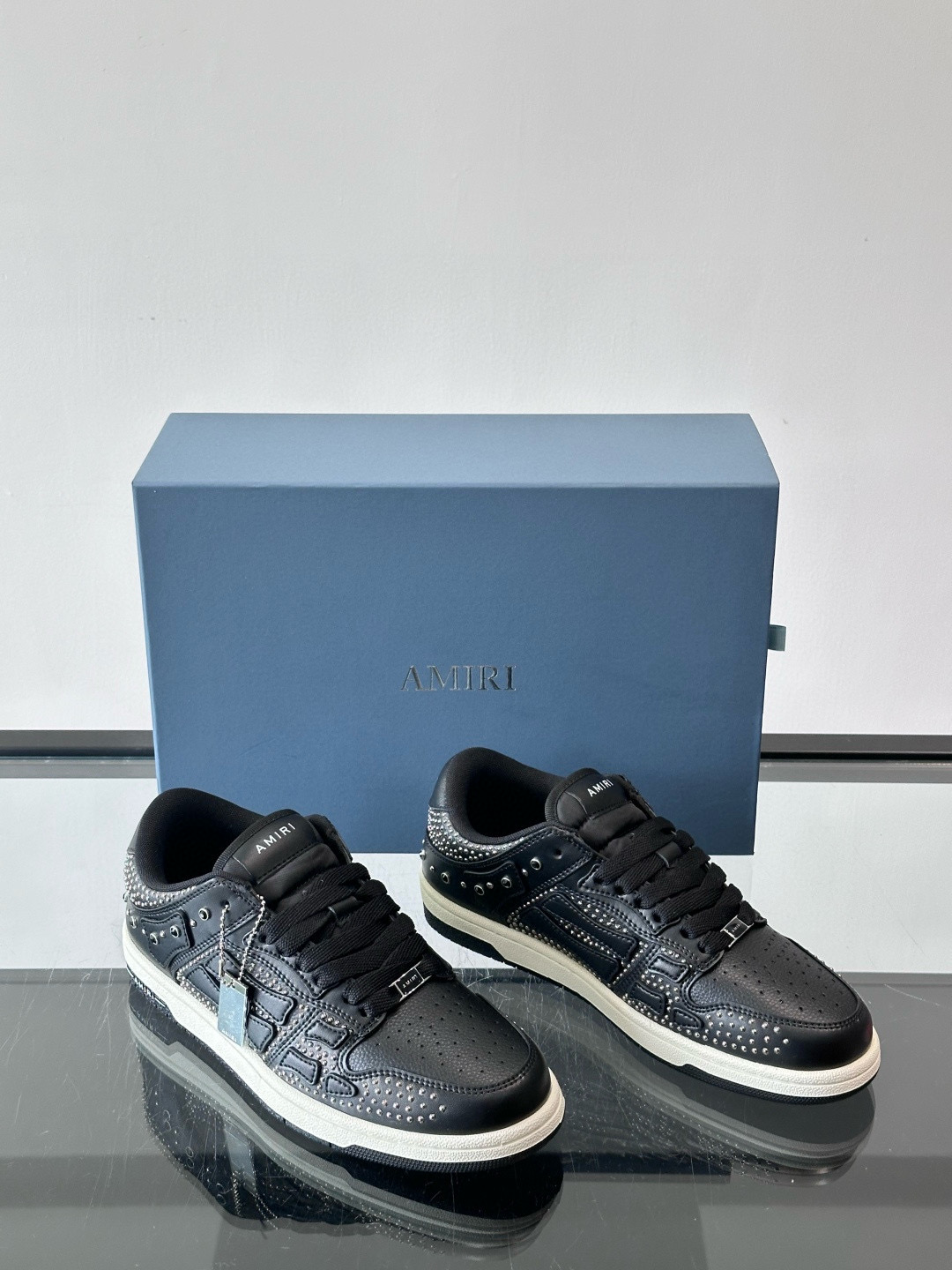 Amiri 블랙 스터드 스컬 로우 스니커즈 5