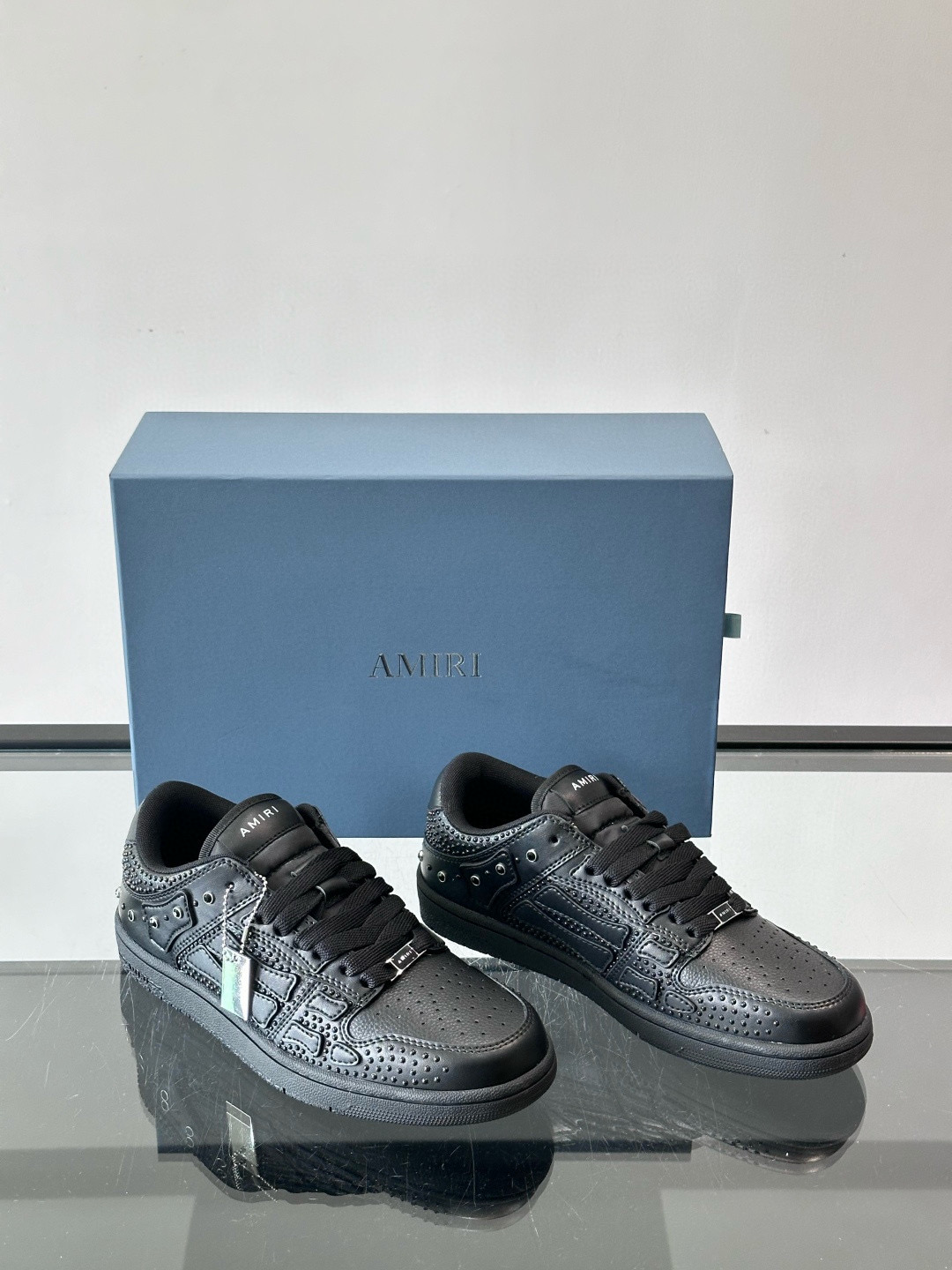 Amiri 블랙 스터드 스컬 로우 스니커즈 5
