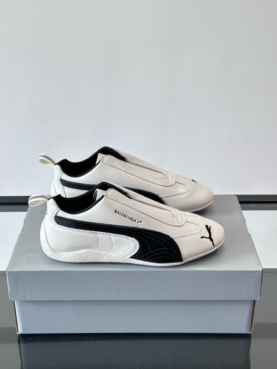 Balenciaga 발렌시아가 x PUMA Speedcat 블랙&화이트 레이싱 스니커즈 1