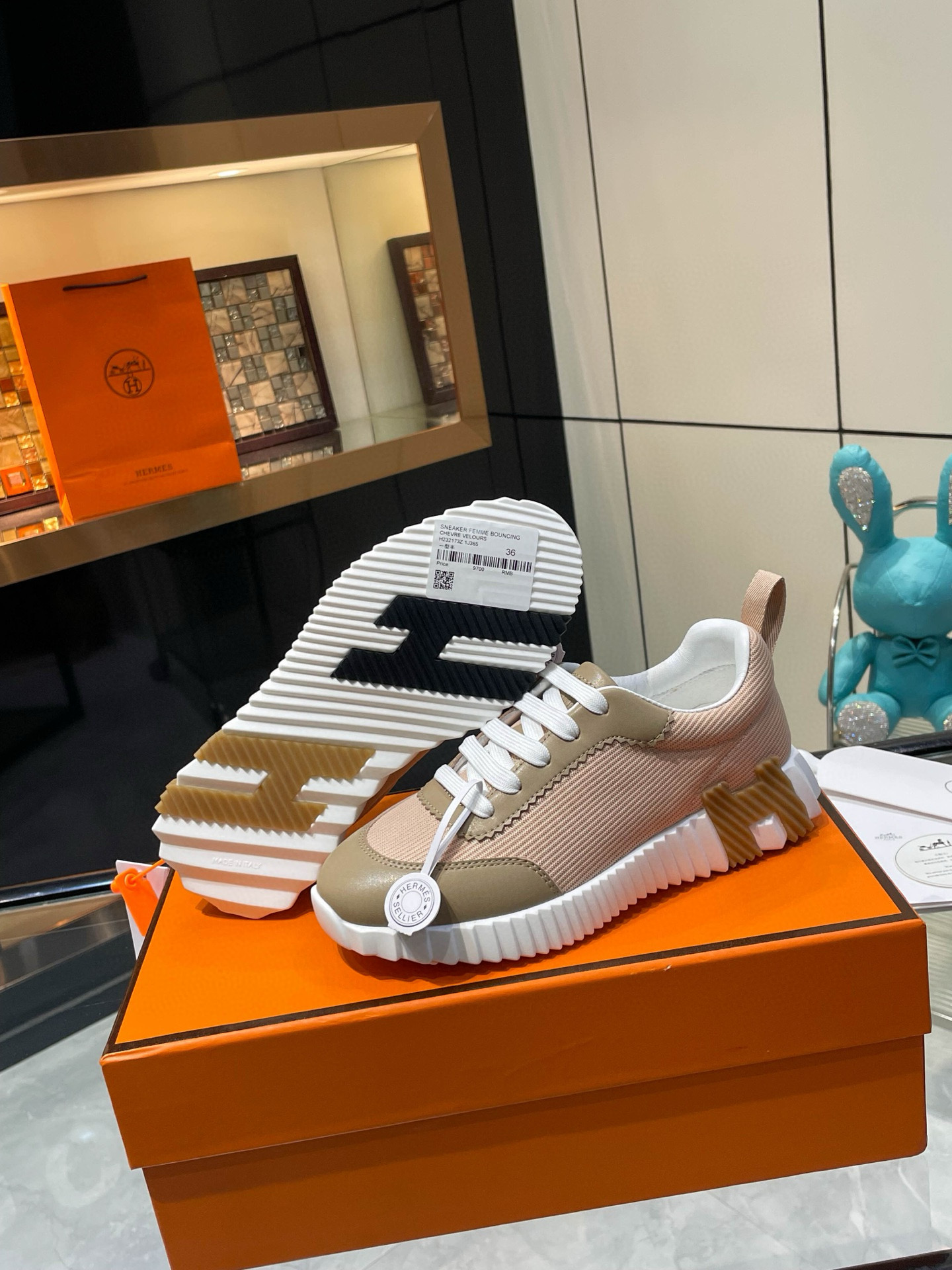 HERMES 에르메스 바운싱 핑크 스니커즈 1