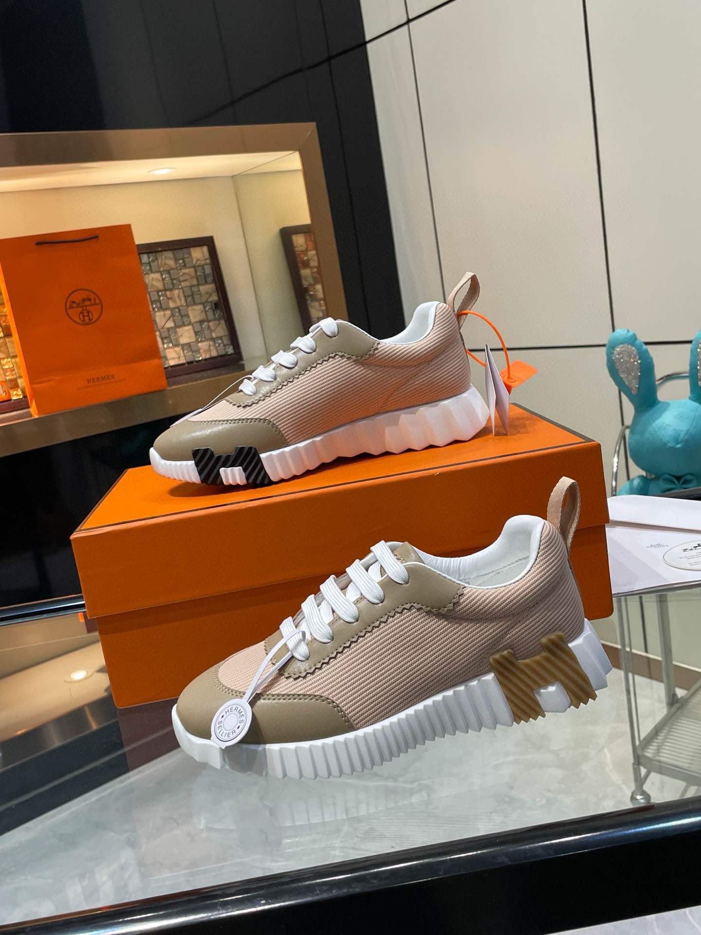 HERMES 에르메스 바운싱 핑크 스니커즈 5