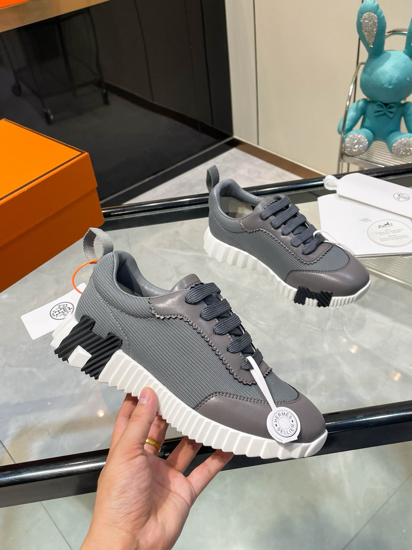 HERMES 에르메스 바운싱 핑크 스니커즈 2