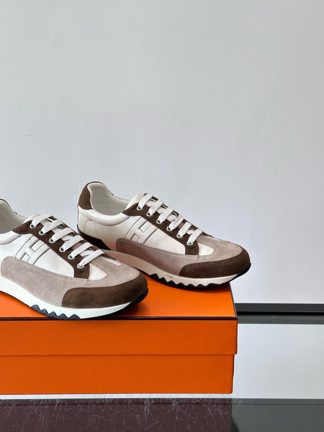 Hermes 에르메스 H Walkrunner 스니커즈 7