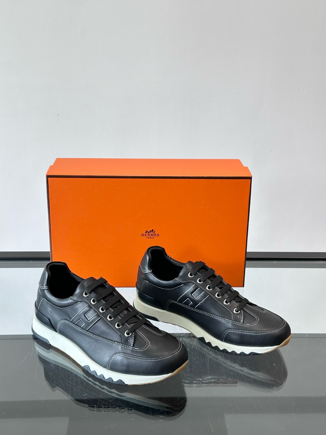 Hermes 에르메스 H Walkrunner 스니커즈 5