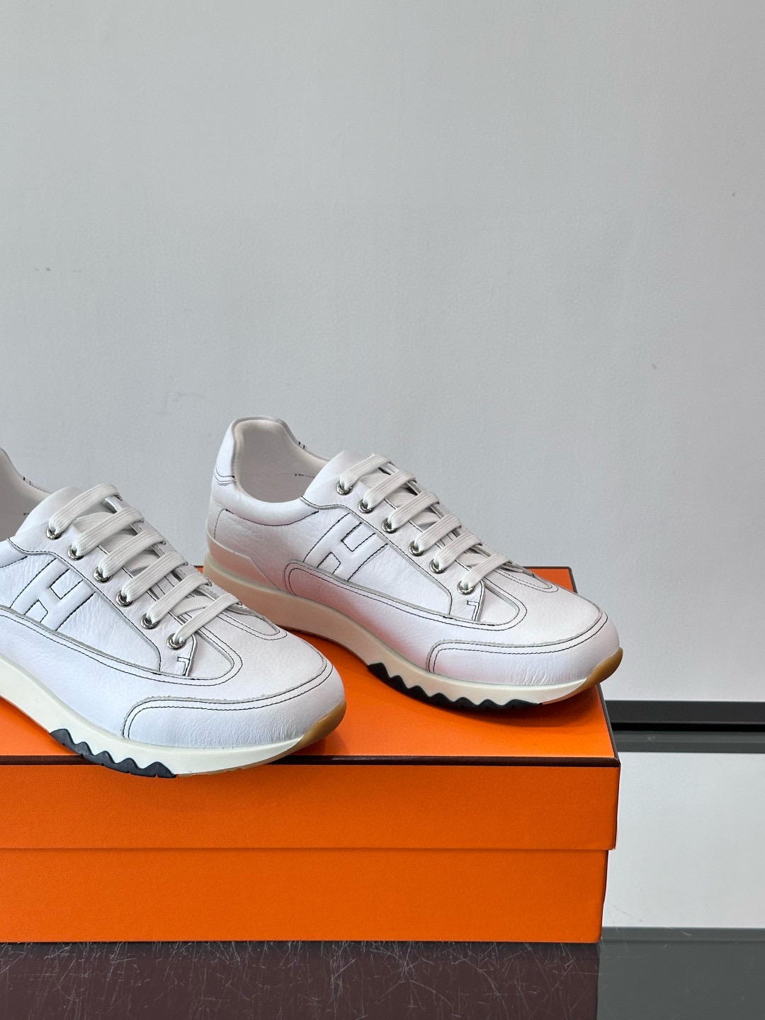 Hermes 에르메스 H Walkrunner 스니커즈 7