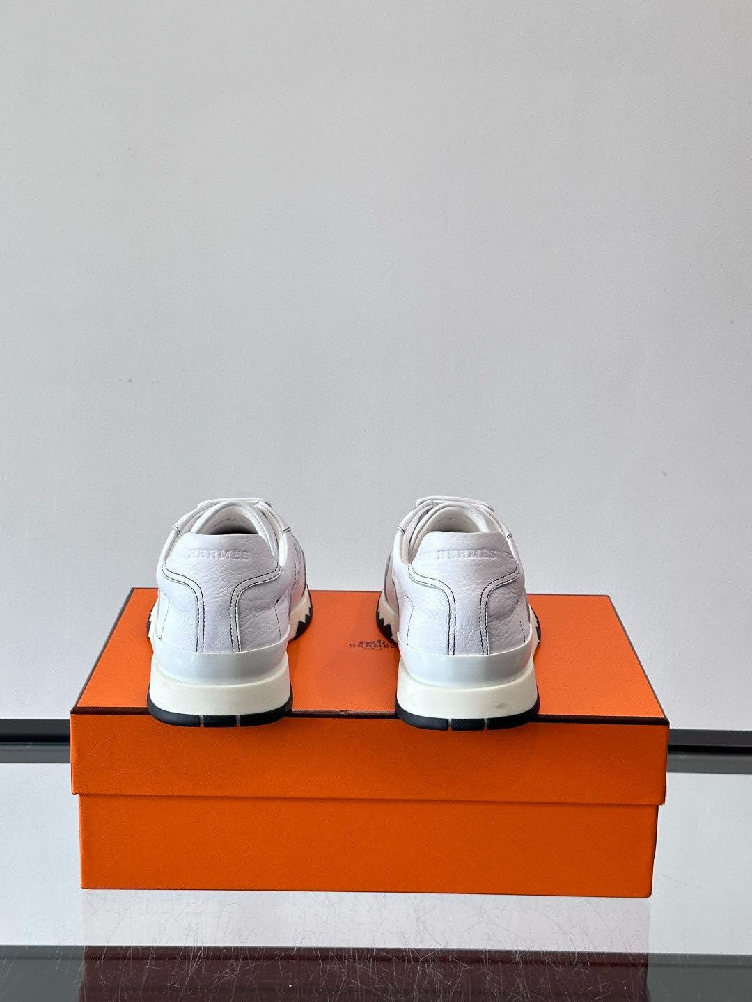 Hermes 에르메스 H Walkrunner 스니커즈 8