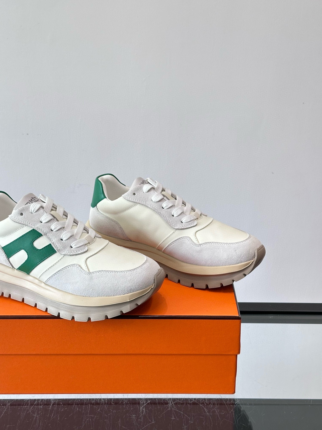 Hermes 에르메스 H Walkrunner 스니커즈 7