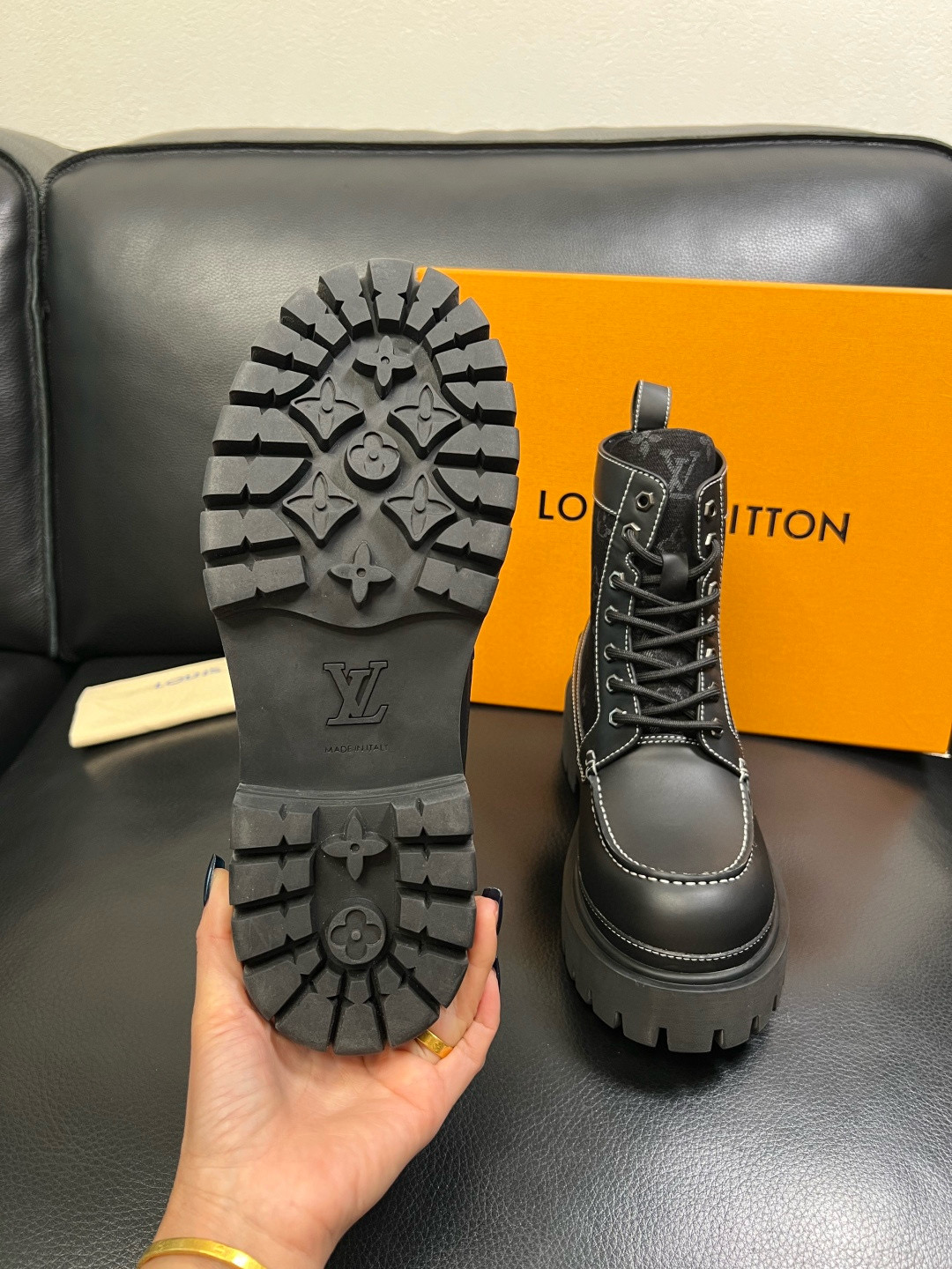 Louis Vuitton 루이비통 모노그램 레이스업 플랫폼 부츠 9