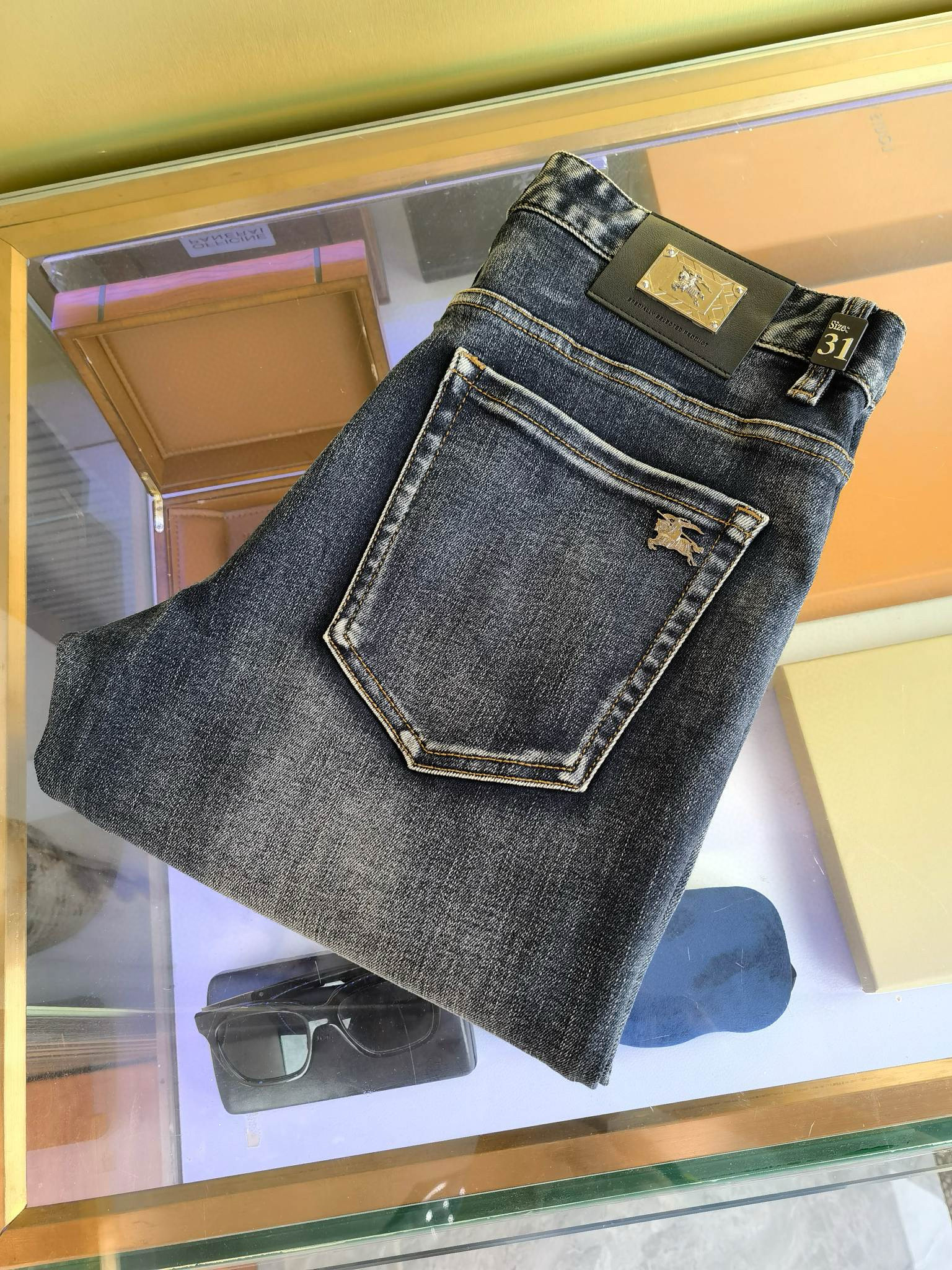 BURBERRY 버버리 남성 데님 진 1