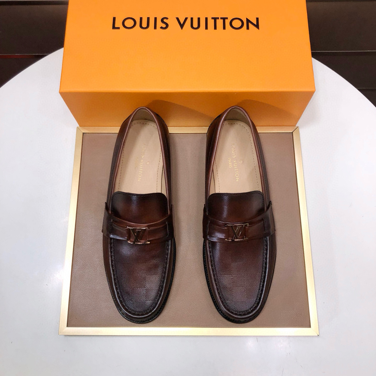 LOUIS VUITTON 루이비통 남성 소가죽 페니 로퍼 1