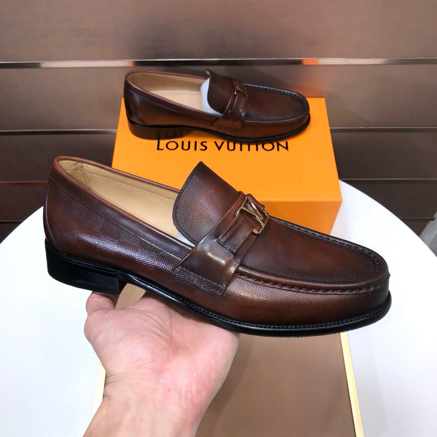 LOUIS VUITTON 루이비통 남성 소가죽 페니 로퍼 5