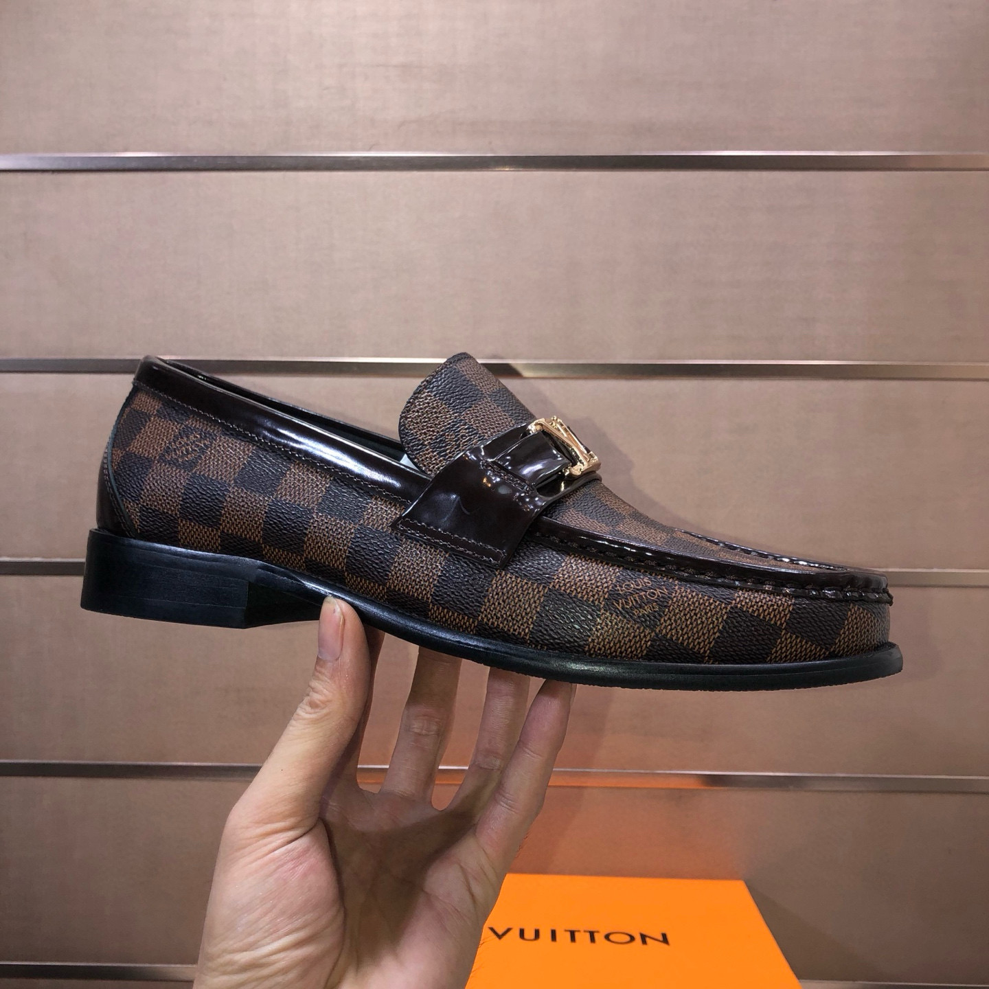 LOUIS VUITTON 루이비통 남성 소가죽 페니 로퍼 4