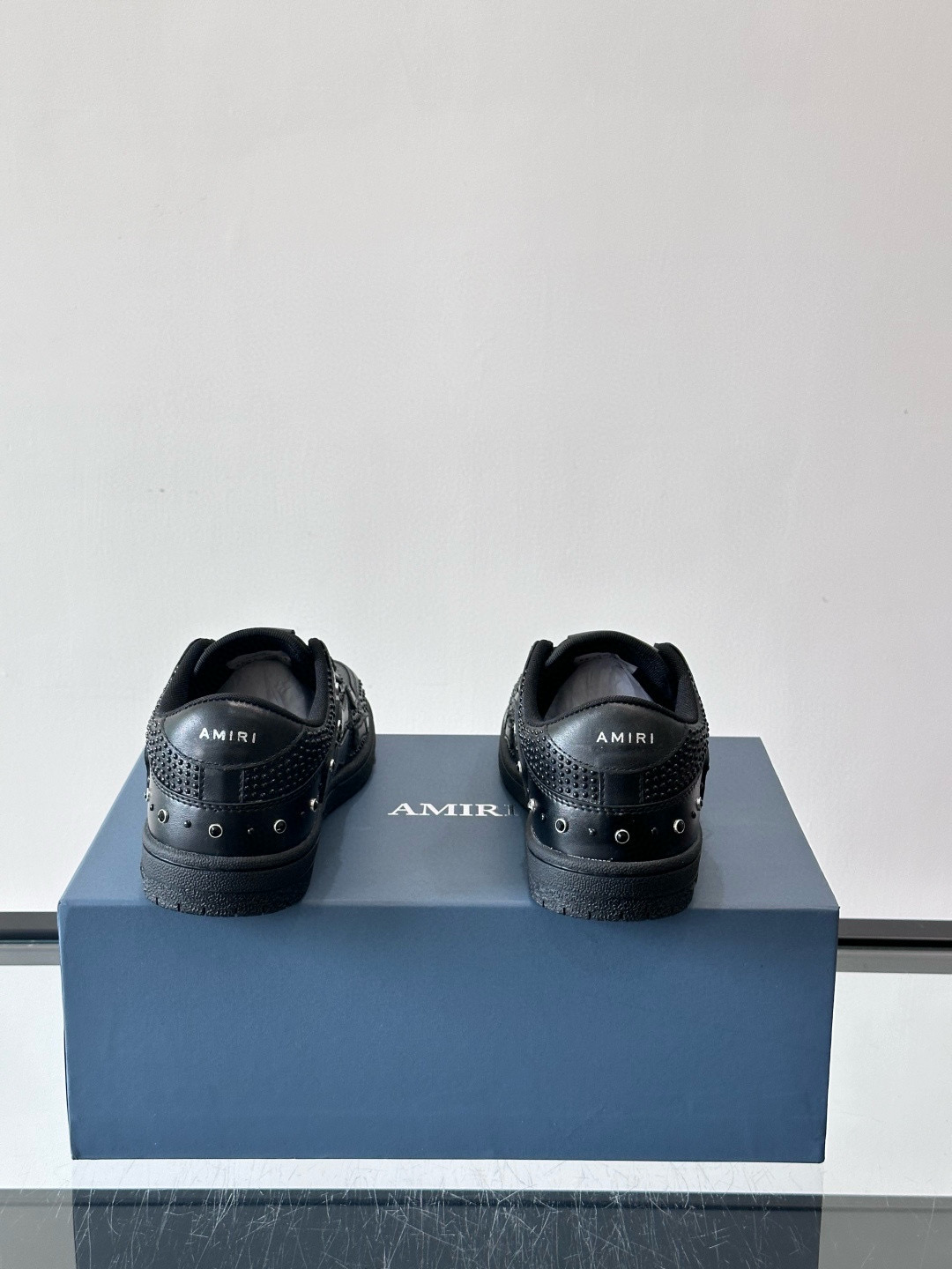 Amiri 블랙 스터드 스컬 로우 스니커즈 8