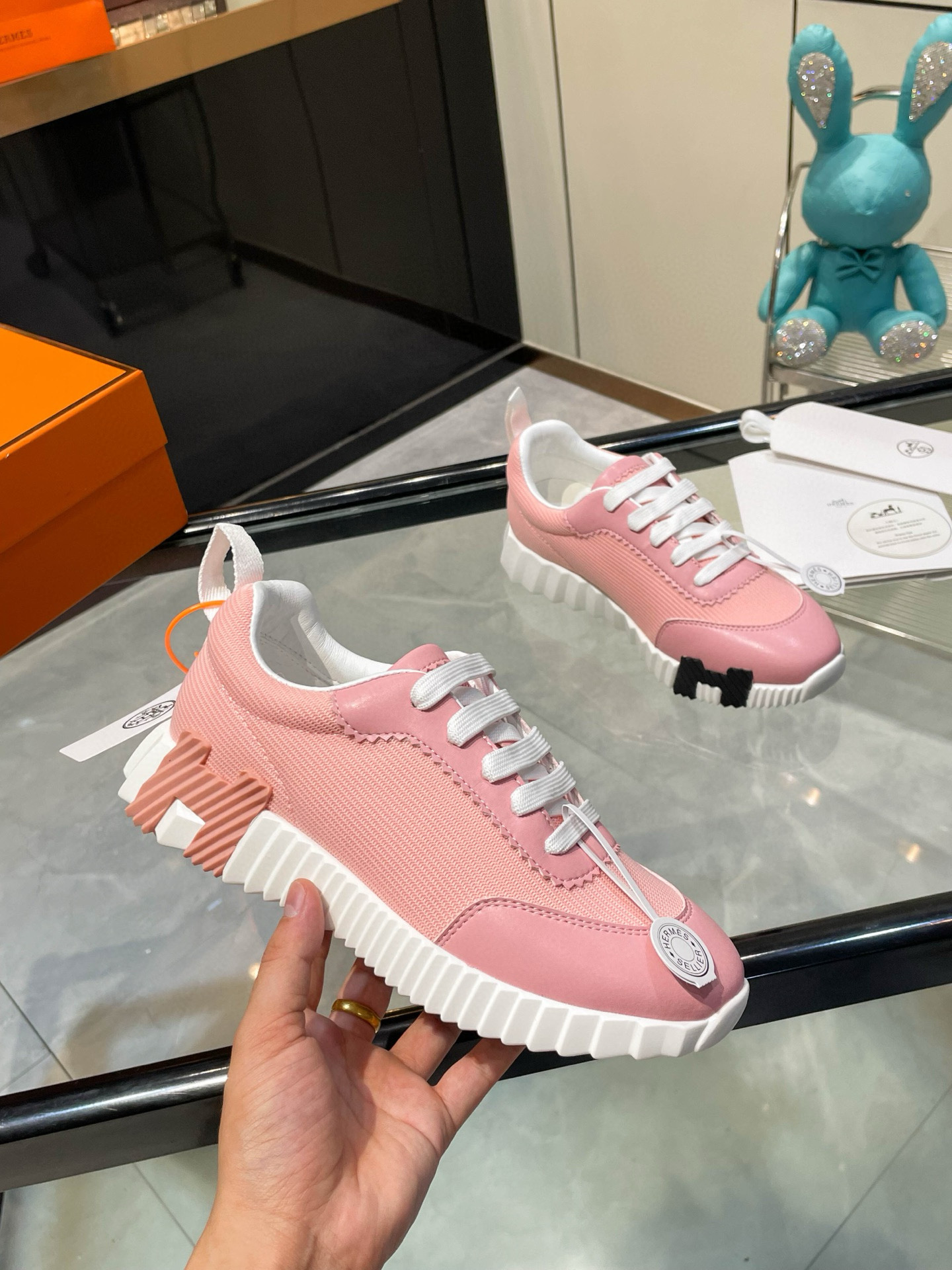 HERMES 에르메스 바운싱 핑크 스니커즈 2