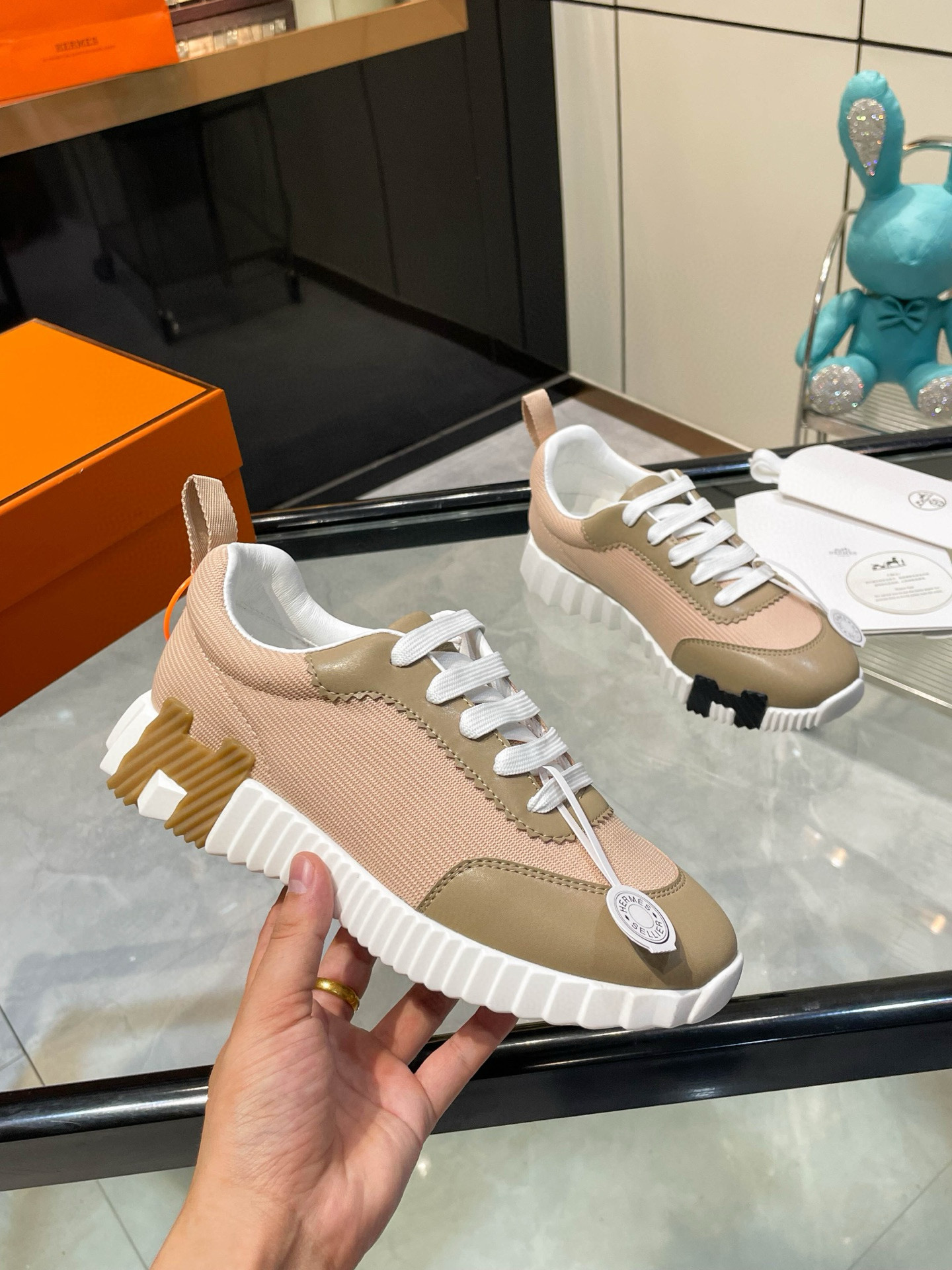 HERMES 에르메스 바운싱 핑크 스니커즈 2