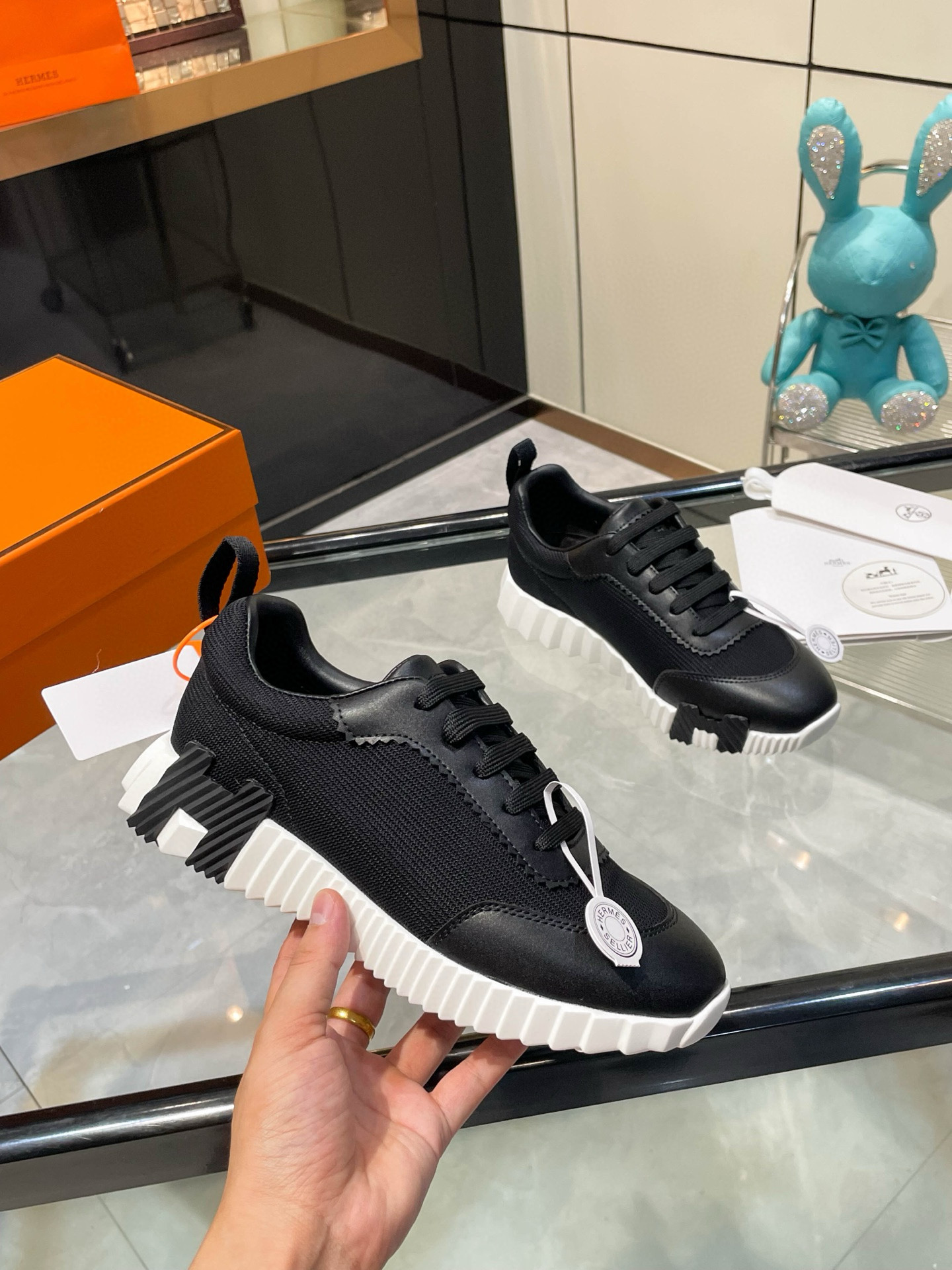 HERMES 에르메스 바운싱 핑크 스니커즈 2