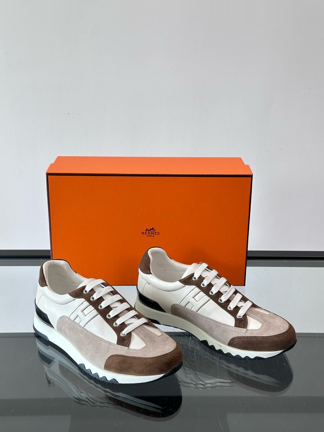 Hermes 에르메스 H Walkrunner 스니커즈 5
