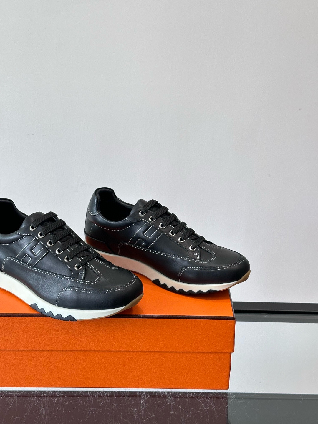 Hermes 에르메스 H Walkrunner 스니커즈 7