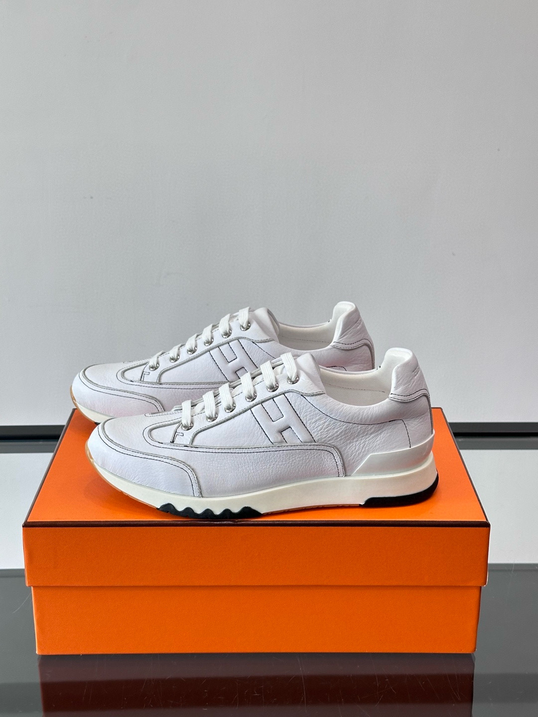 Hermes 에르메스 H Walkrunner 스니커즈 3