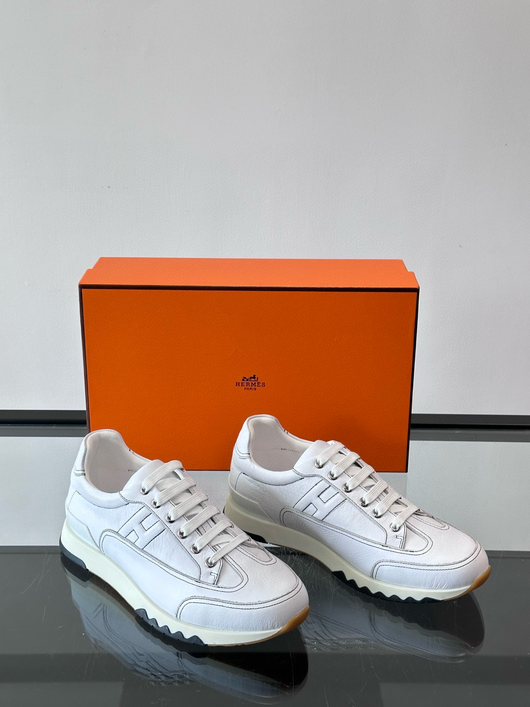 Hermes 에르메스 H Walkrunner 스니커즈 5