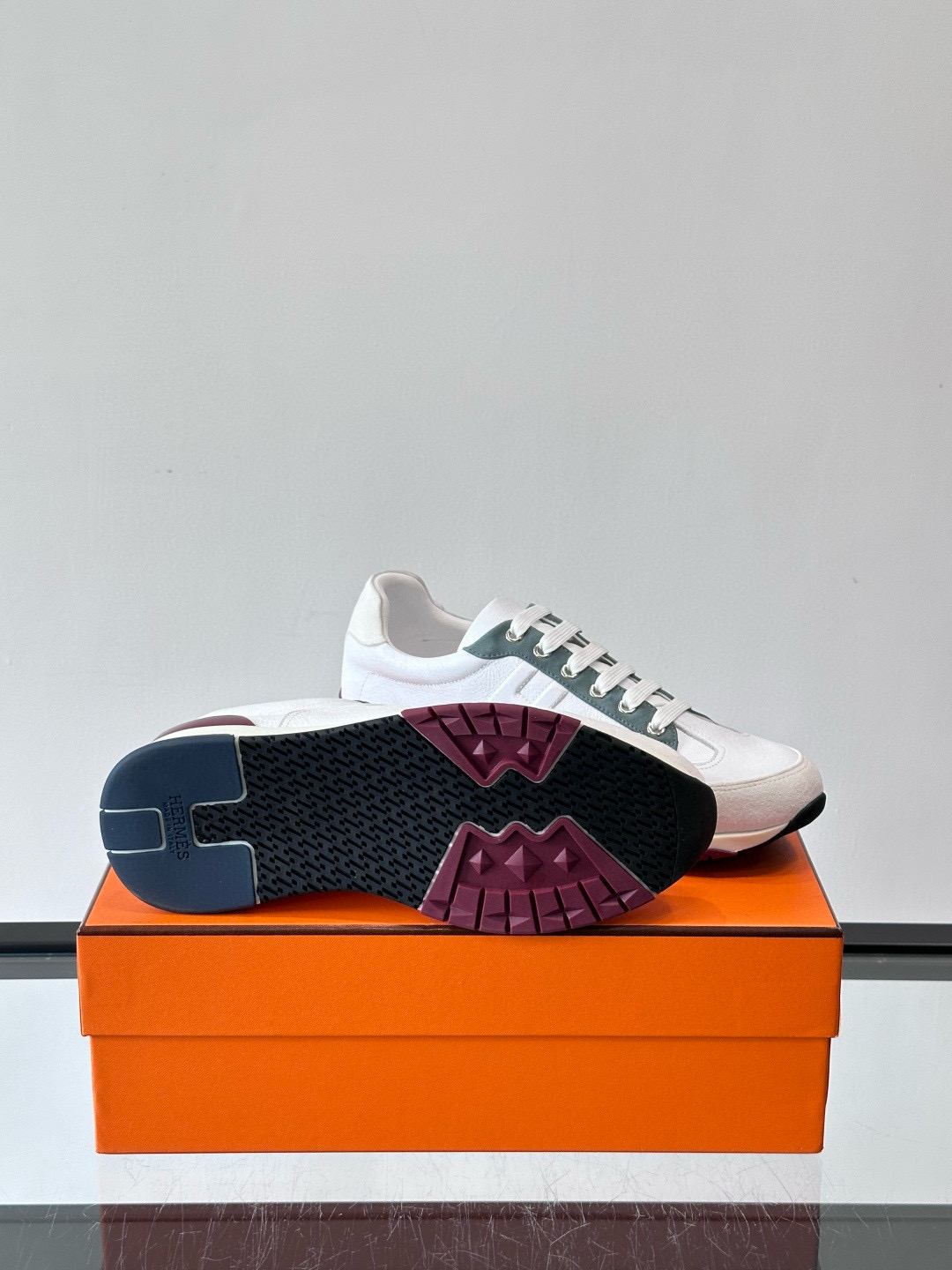 Hermes 에르메스 H Walkrunner 스니커즈 9