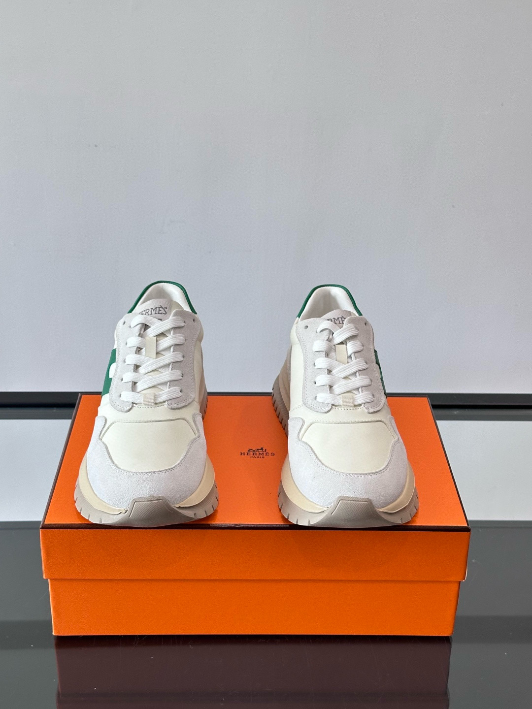 Hermes 에르메스 H Walkrunner 스니커즈 2