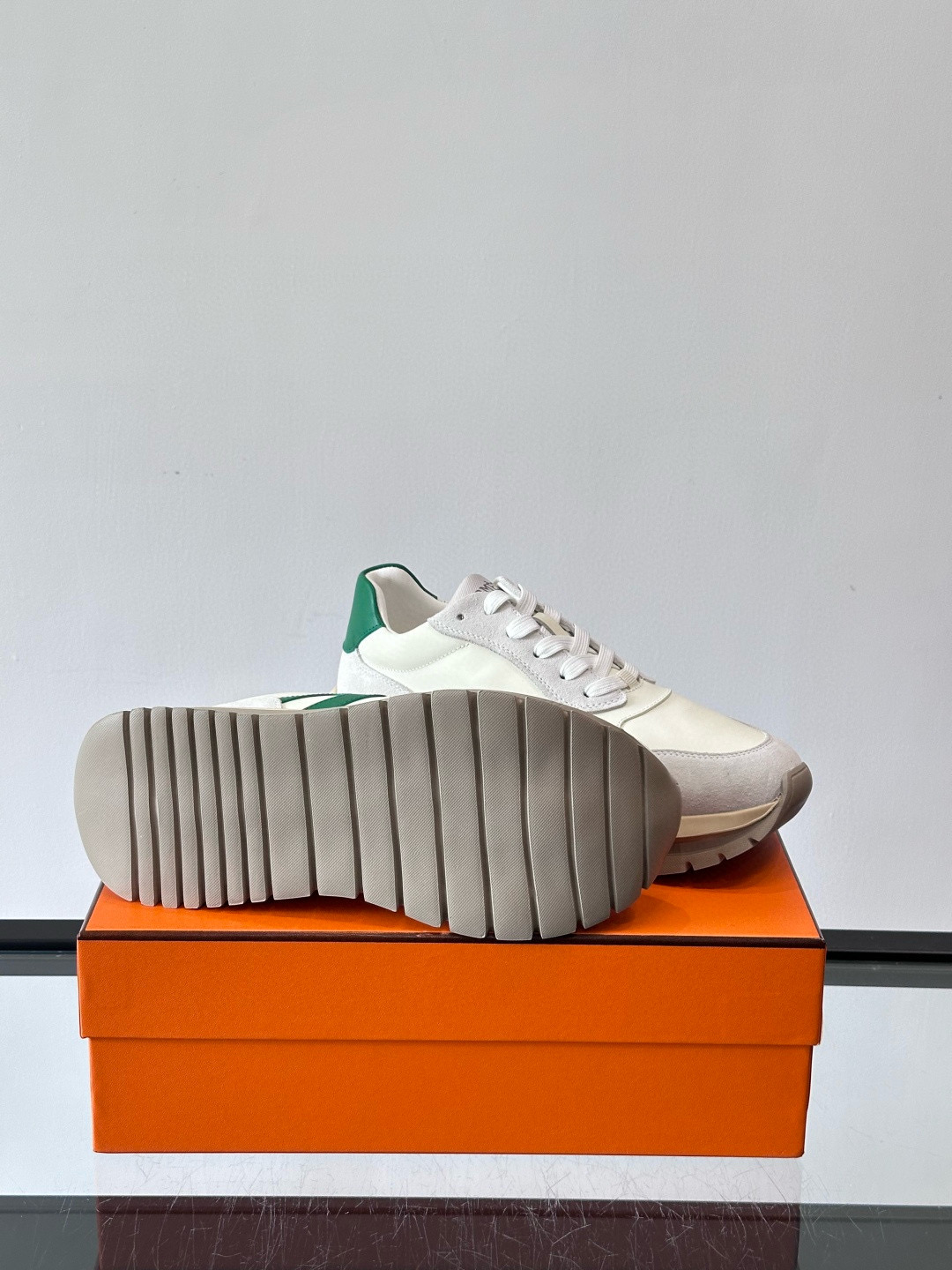 Hermes 에르메스 H Walkrunner 스니커즈 9