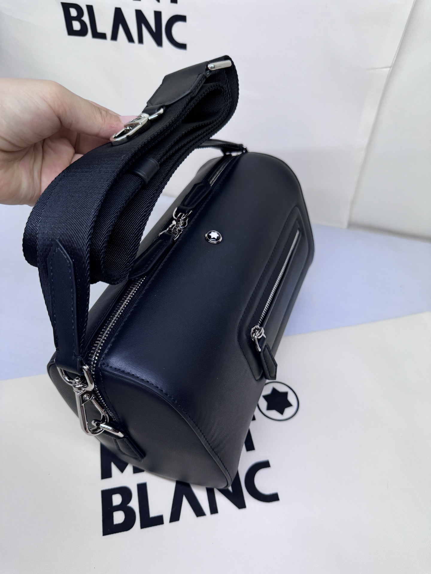 Montblanc 몽블랑 MB131797 크로스바디백 24cm 13