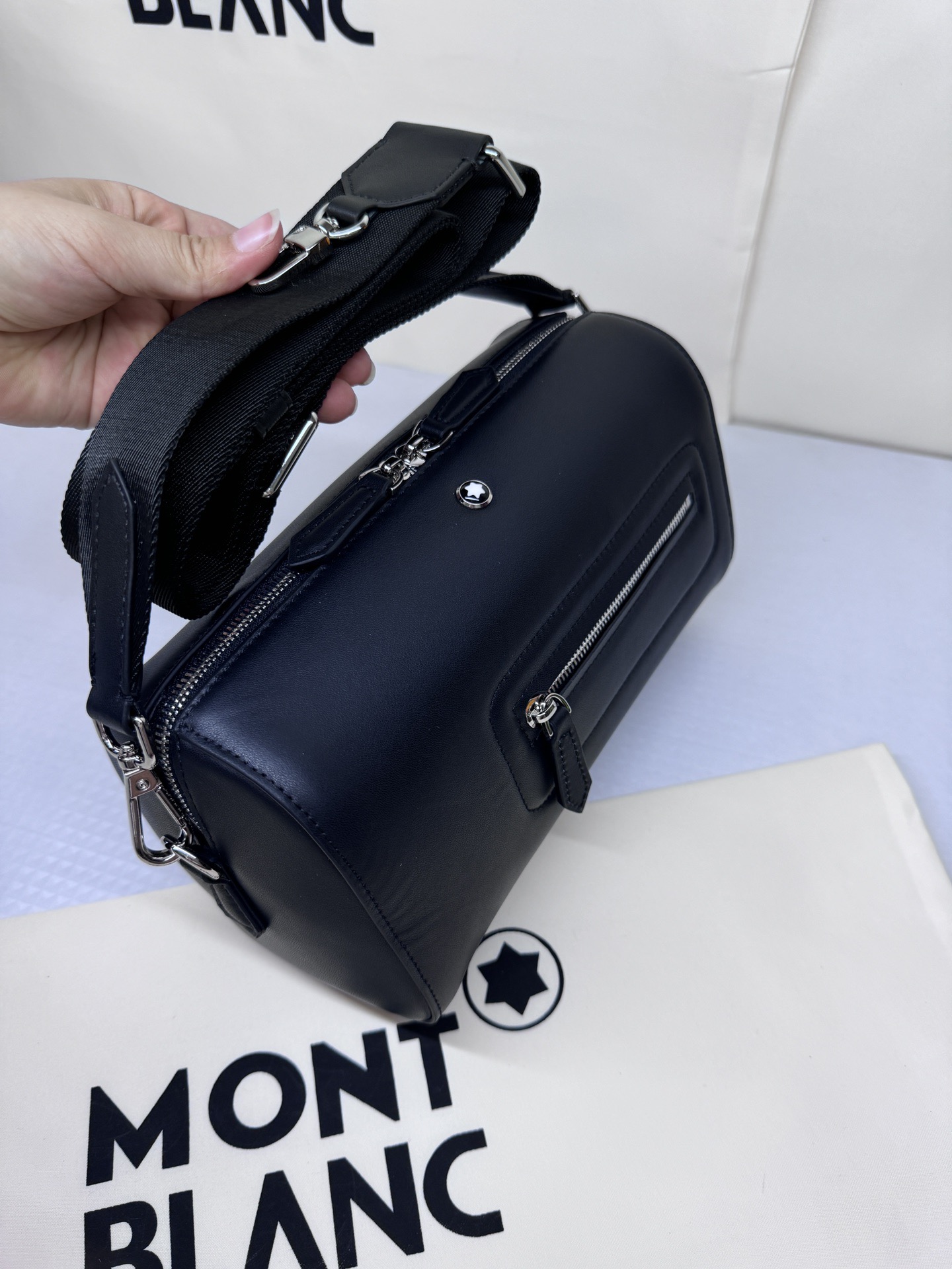 Montblanc 몽블랑 MB131797 크로스바디백 24cm 14