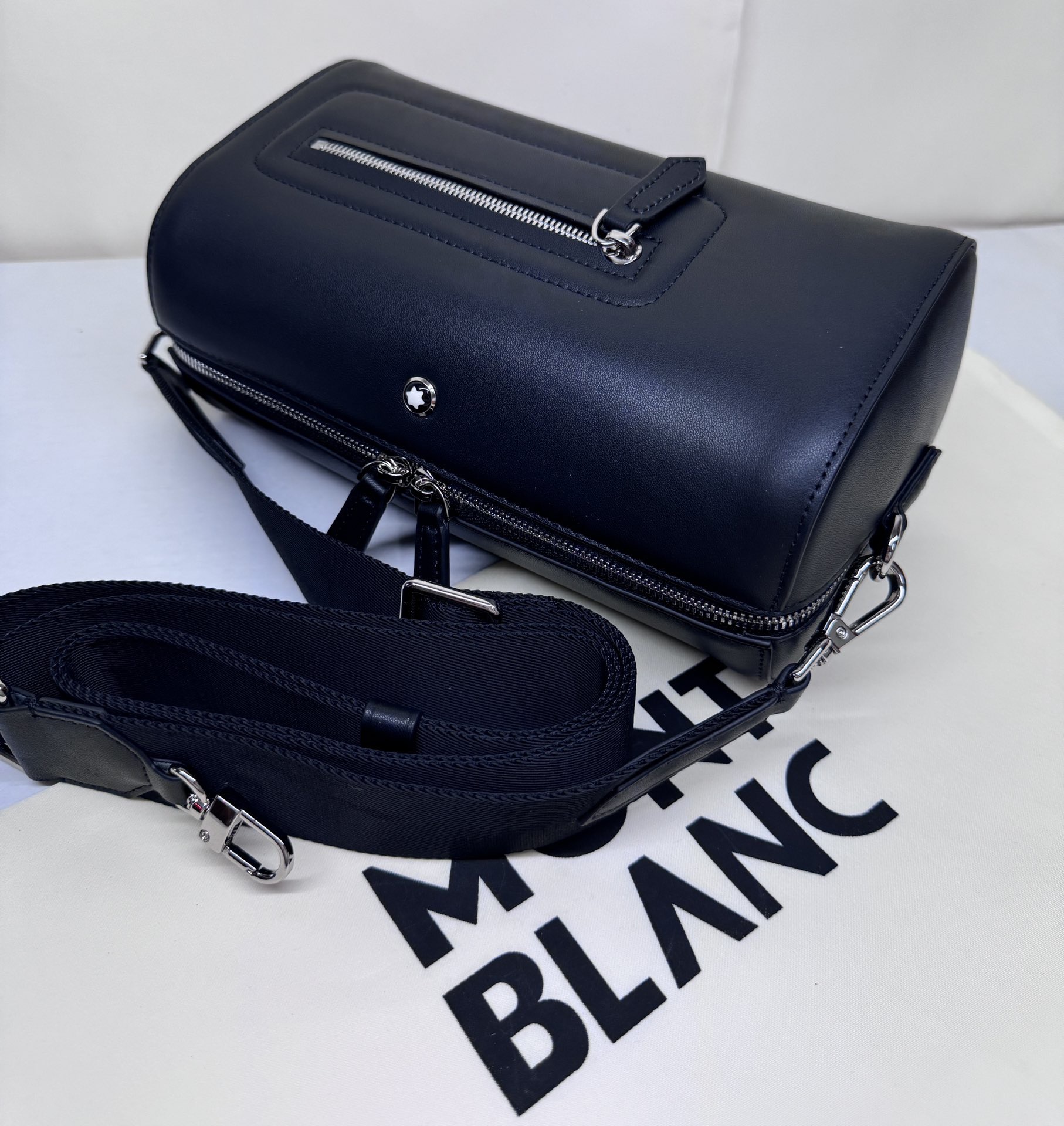 Montblanc 몽블랑 MB131797 크로스바디백 24cm 15