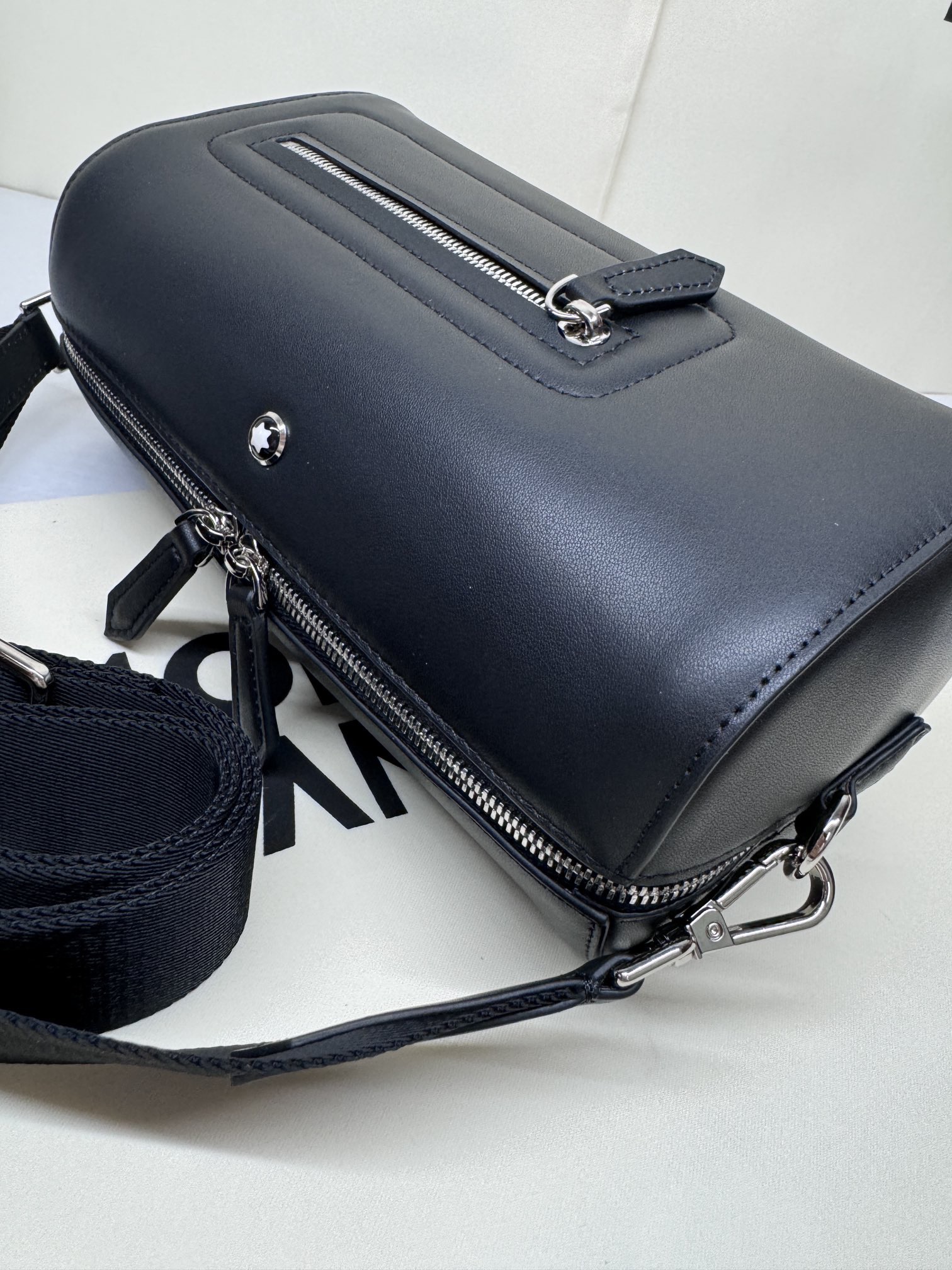 Montblanc 몽블랑 MB131797 크로스바디백 24cm 16