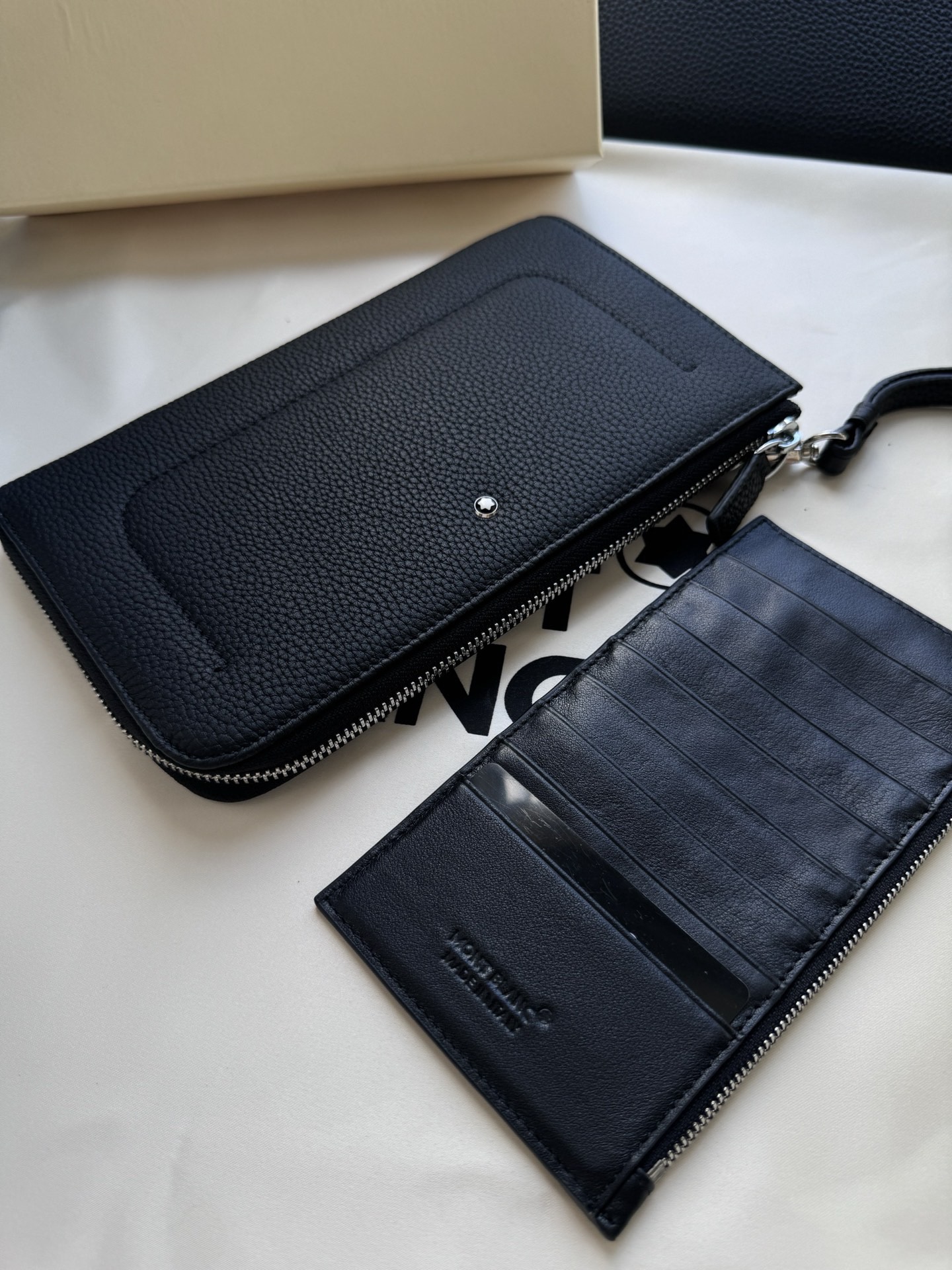 Montblanc 몽블랑 소프트 그레인 레더 클러치백 22.5cm 5