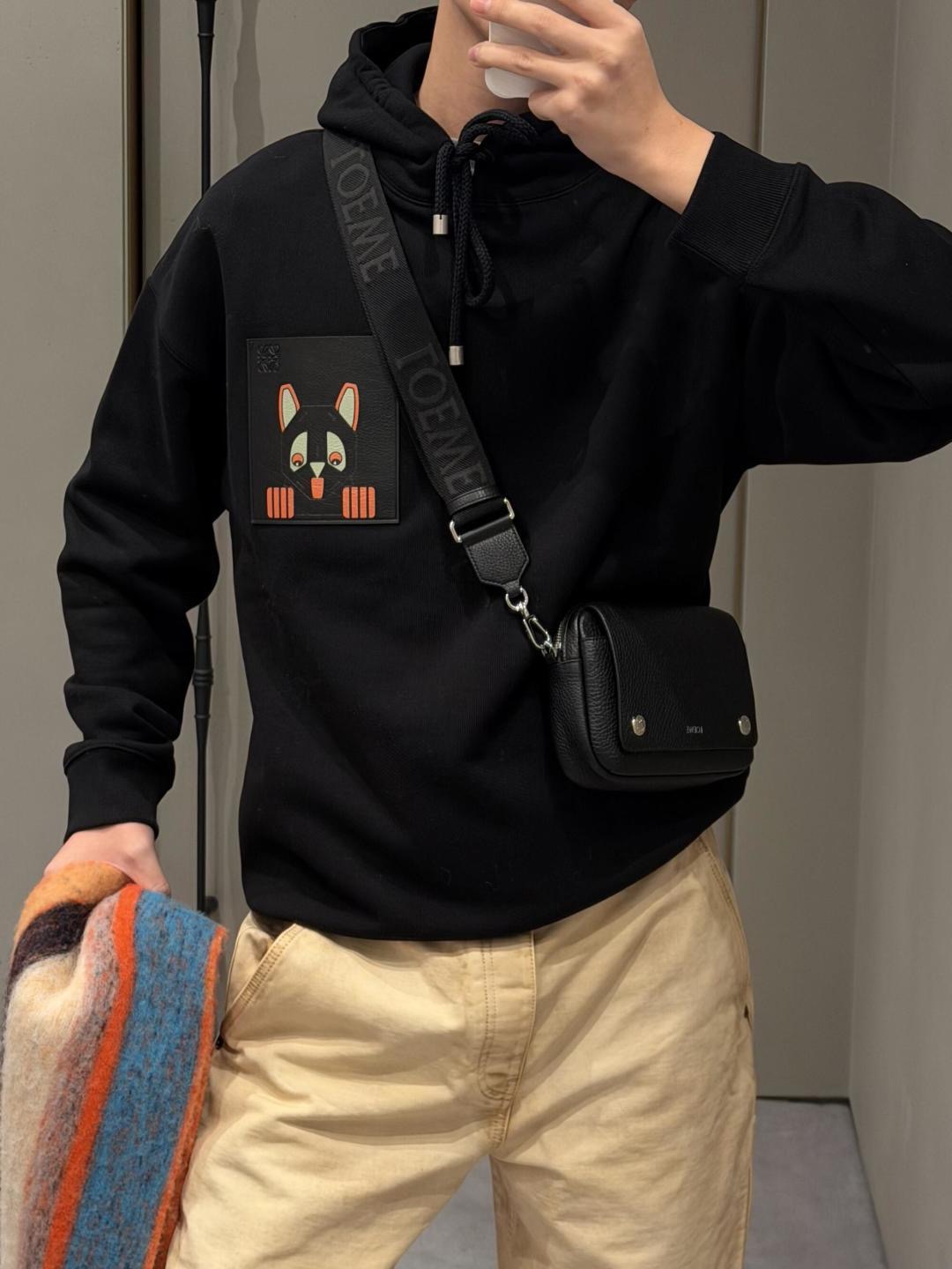 FENDI 펜디 FW2025 강아지 패치 후디 3