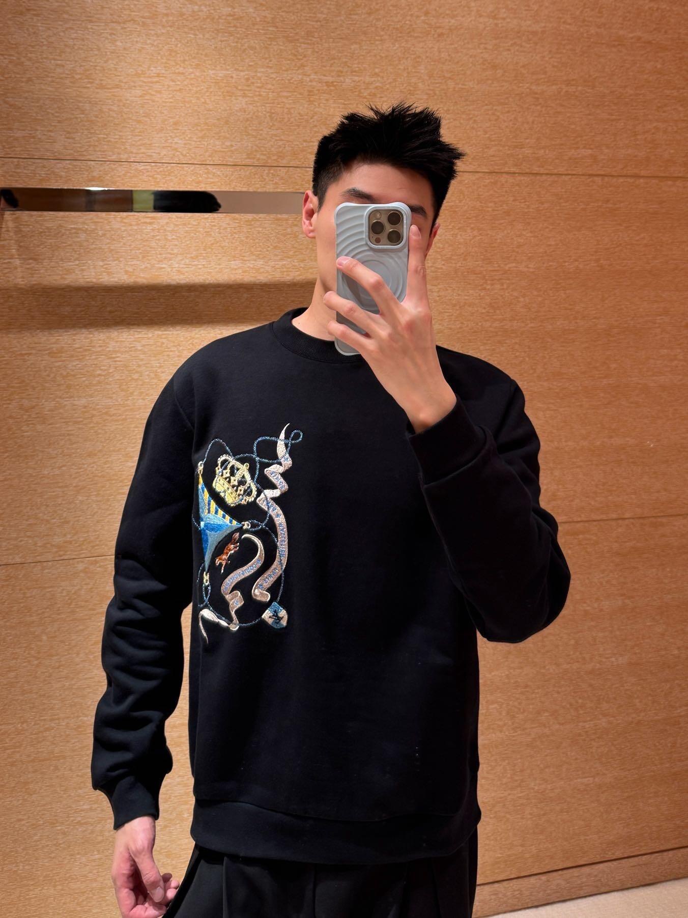 LOUIS VUITTON 루이비통 FW2024 자수 라운드 스웨트셔츠 1