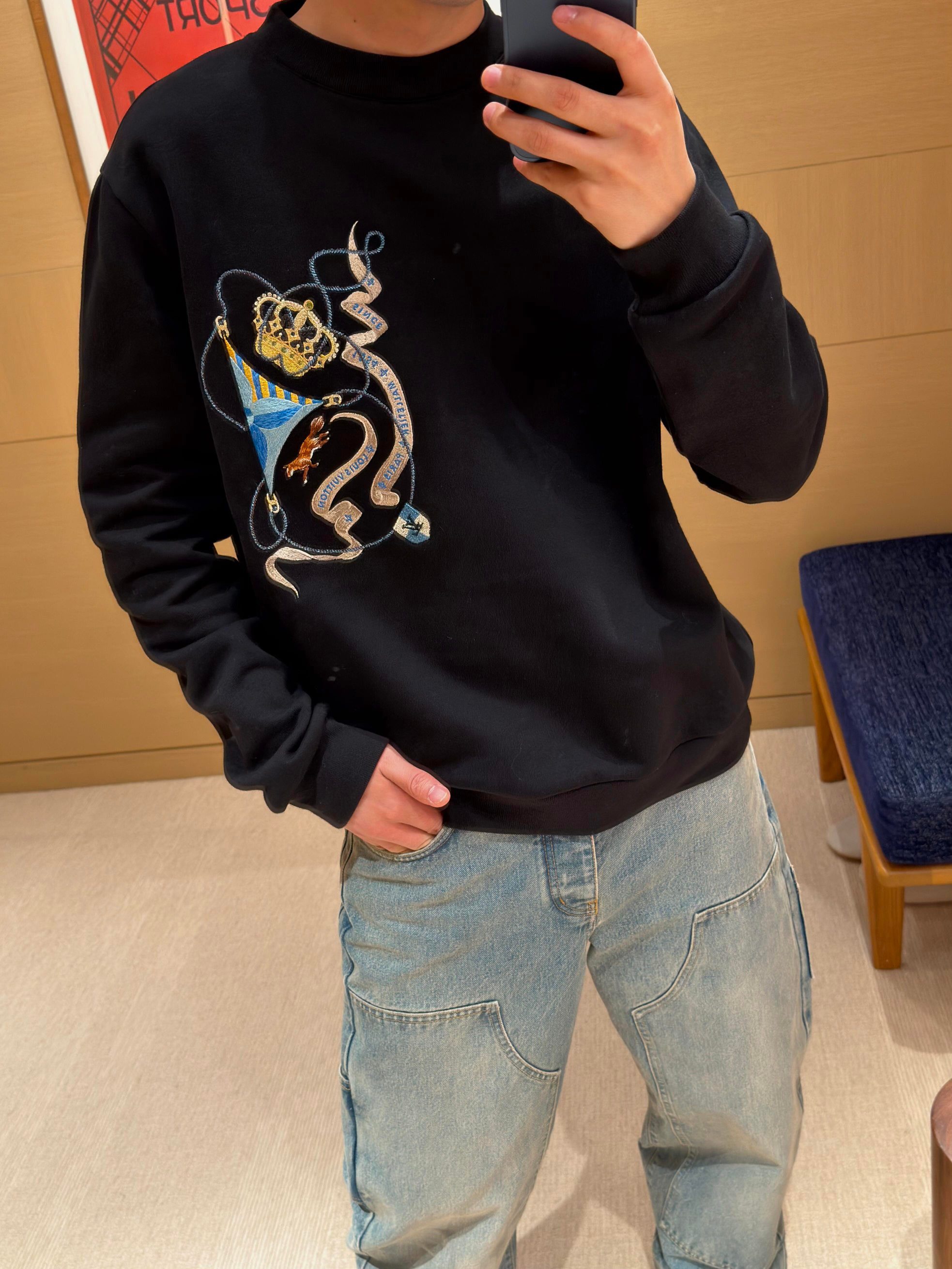 LOUIS VUITTON 루이비통 FW2024 자수 라운드 스웨트셔츠 2