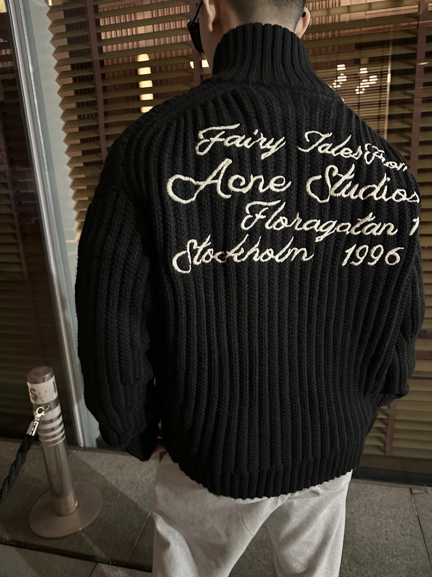 Acne Studios 스튜디오 FW2024 자수 디테일 니트 재킷 3