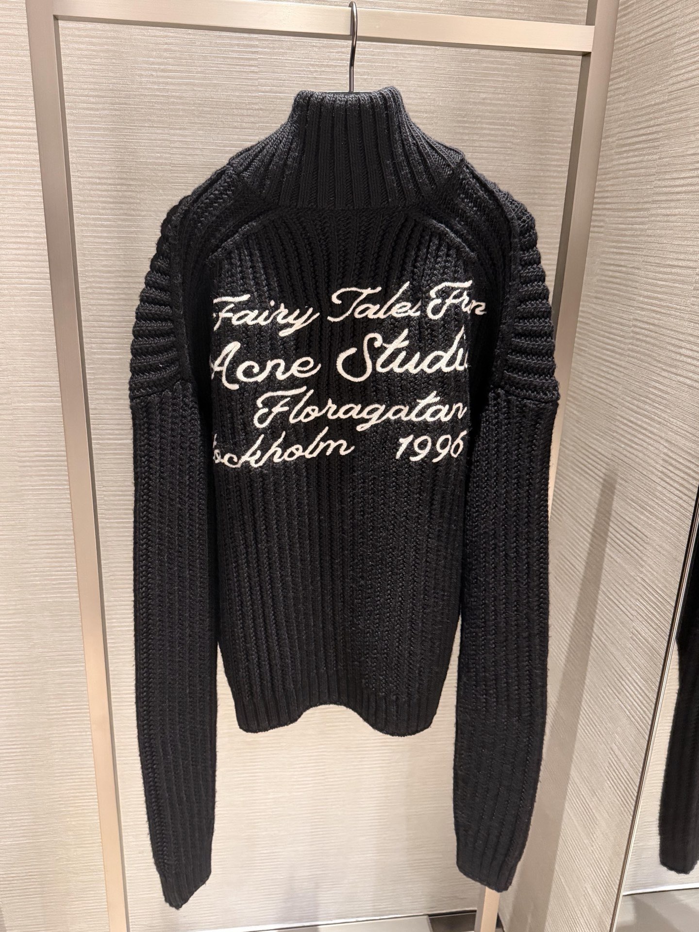 Acne Studios 스튜디오 FW2024 자수 디테일 니트 재킷 5