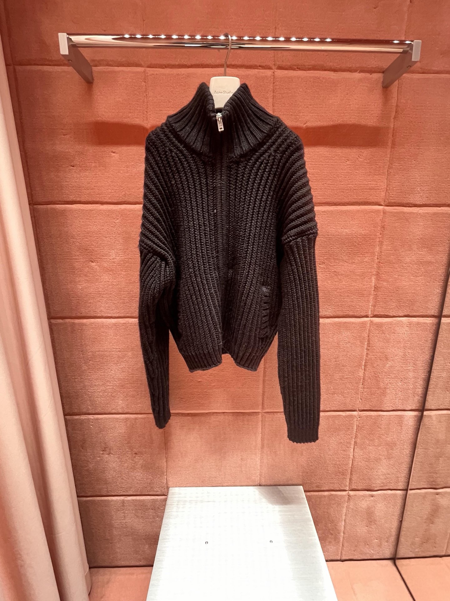 Acne Studios 스튜디오 FW2024 자수 디테일 니트 재킷 6