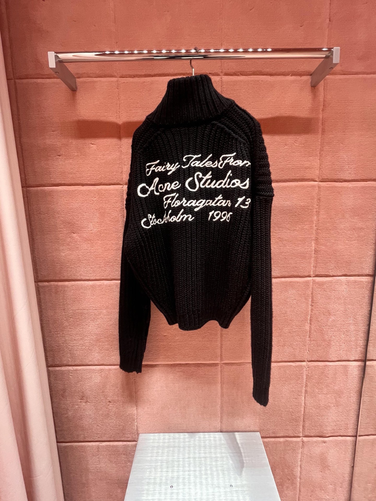 Acne Studios 스튜디오 FW2024 자수 디테일 니트 재킷 7