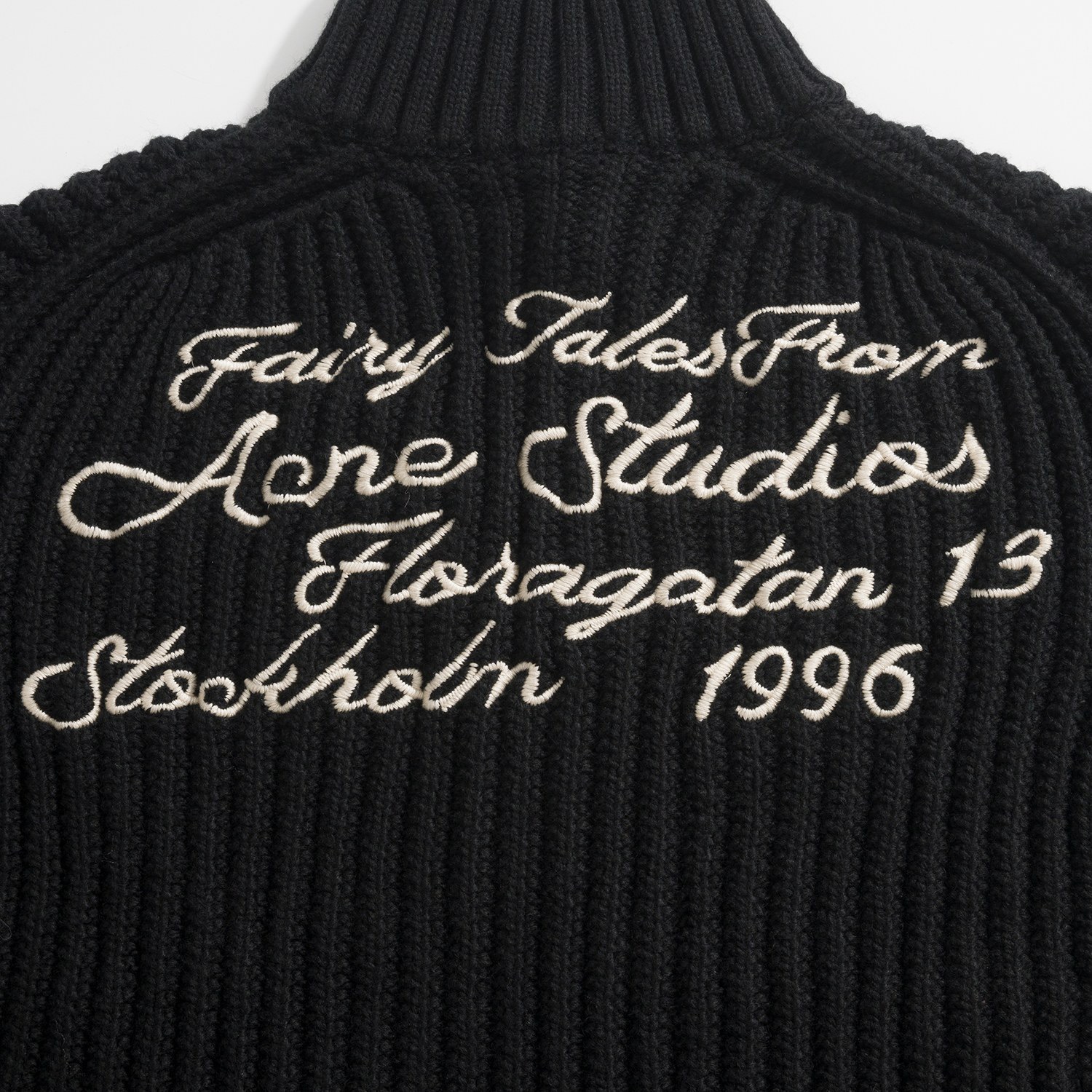 Acne Studios 스튜디오 FW2024 자수 디테일 니트 재킷 16