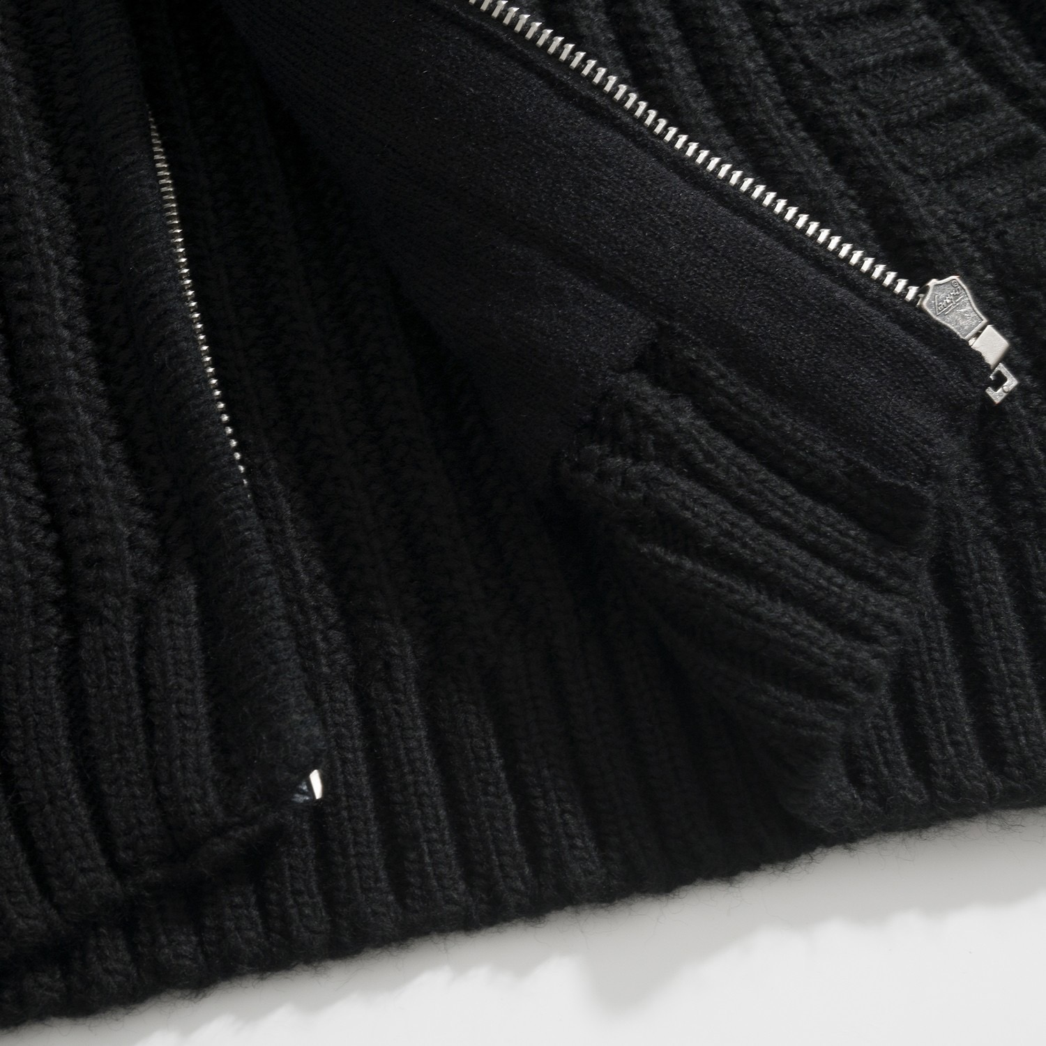 Acne Studios 스튜디오 FW2024 자수 디테일 니트 재킷 18